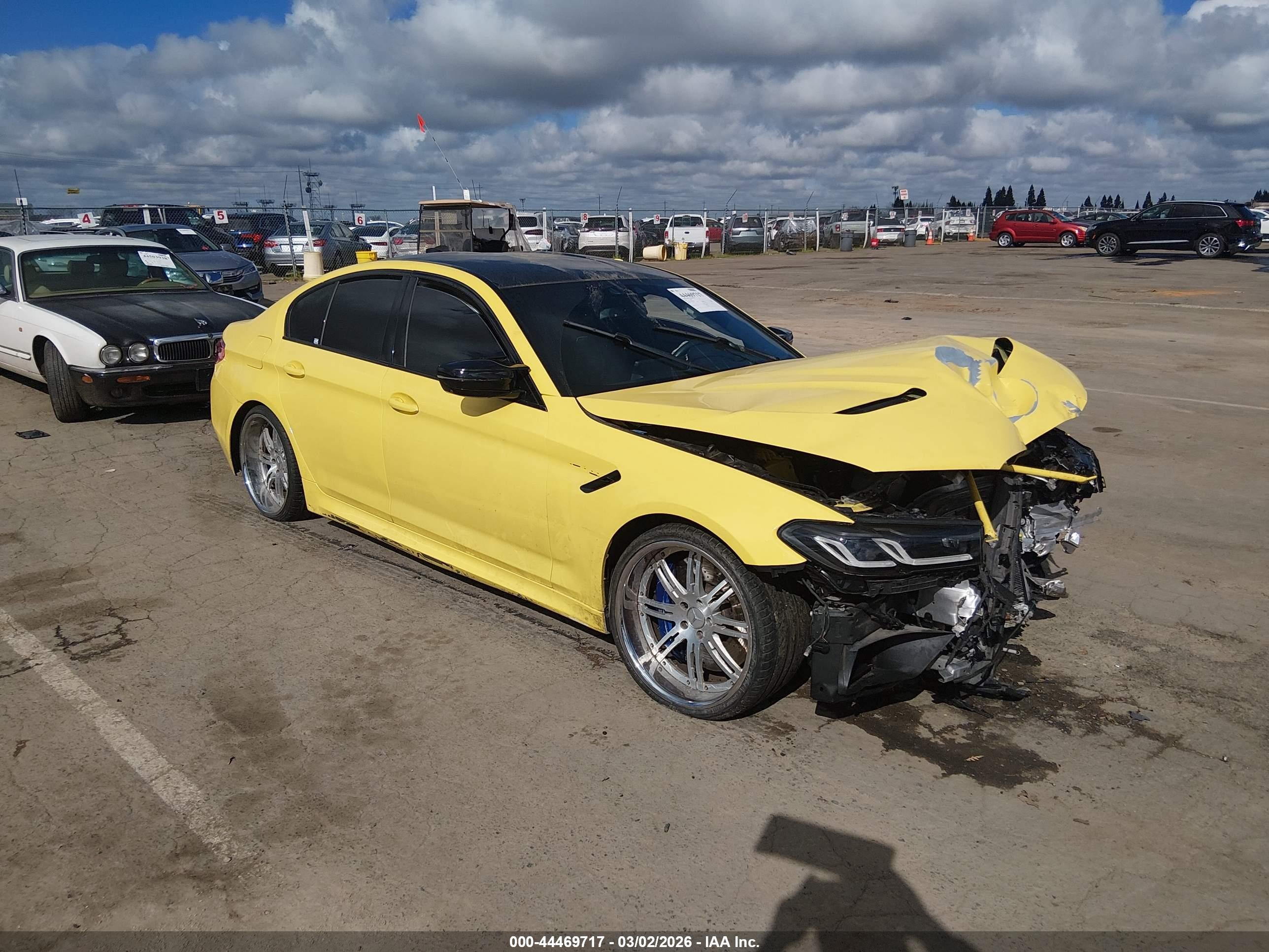 2020 BMW M5, VIN WBSJF0C04LCE00317 — Front end
