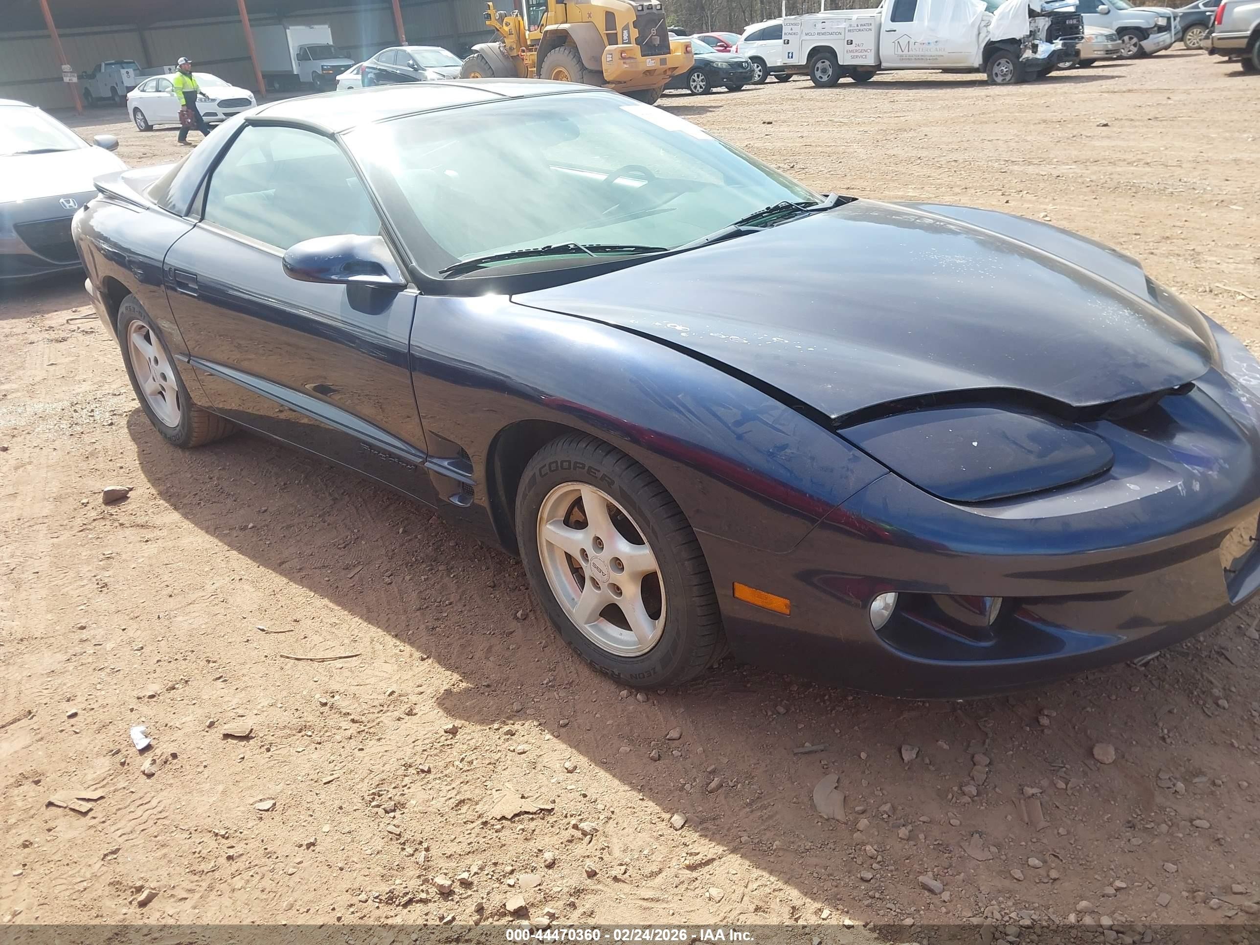 2000 Pontiac Firebird Firebird, VIN 2G2FS22K8Y2130556 — All over