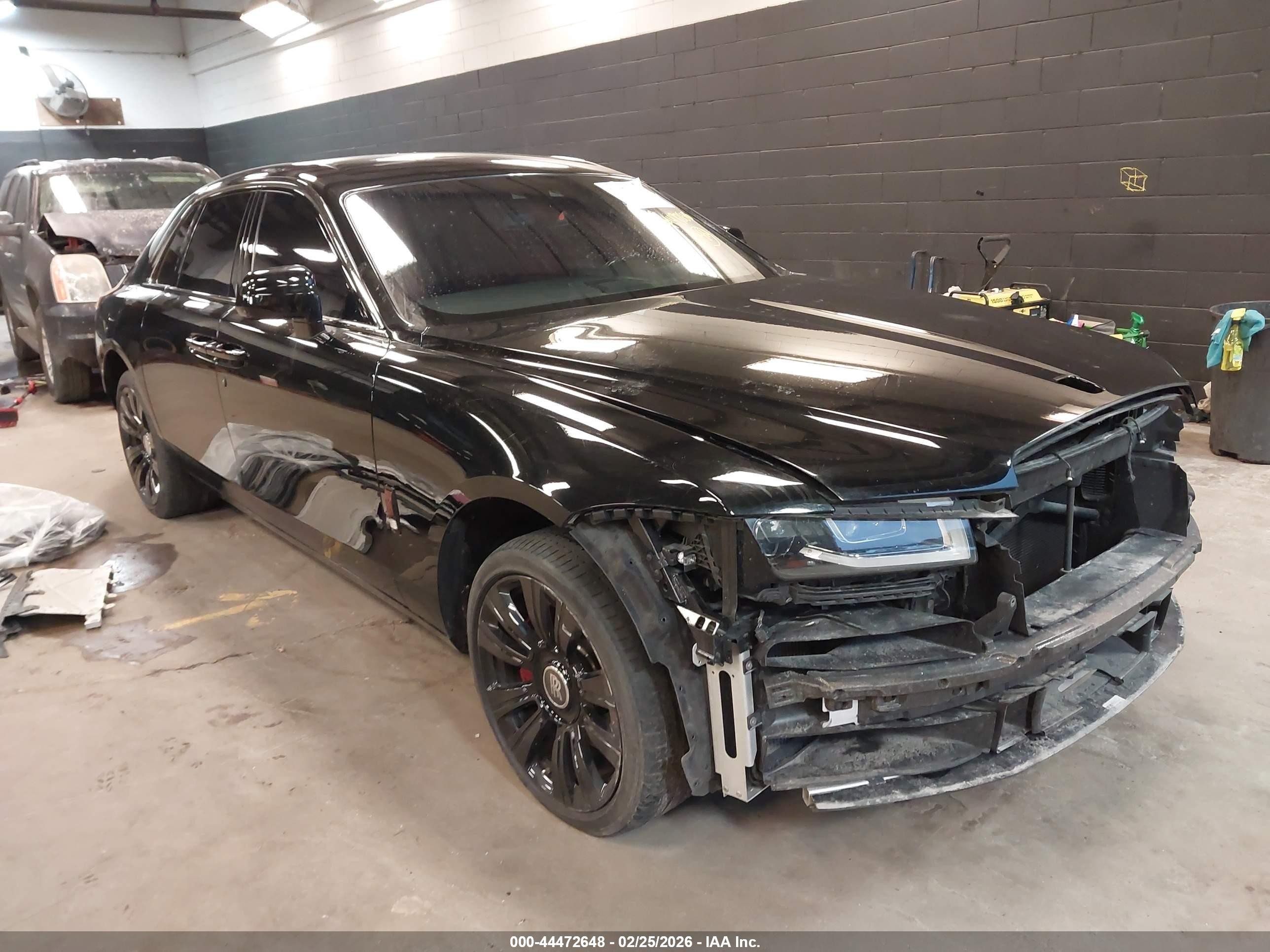 2021 Rolls-Royce Ghost, VIN SCATV0C03MU206199 — Front end