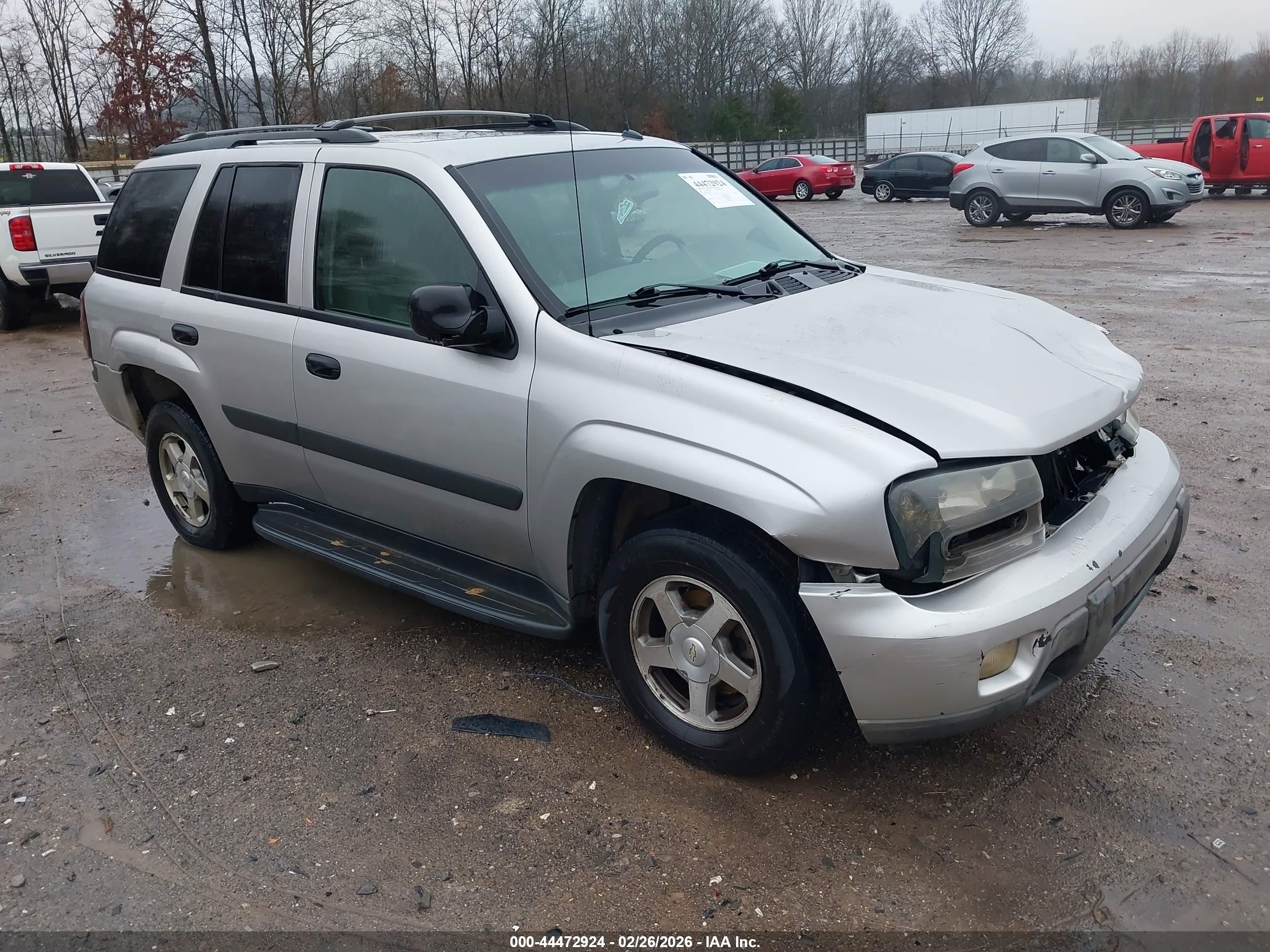 2005 Chevrolet TrailBlazer LT, VIN 1GNDT13S452238576 — Front end
