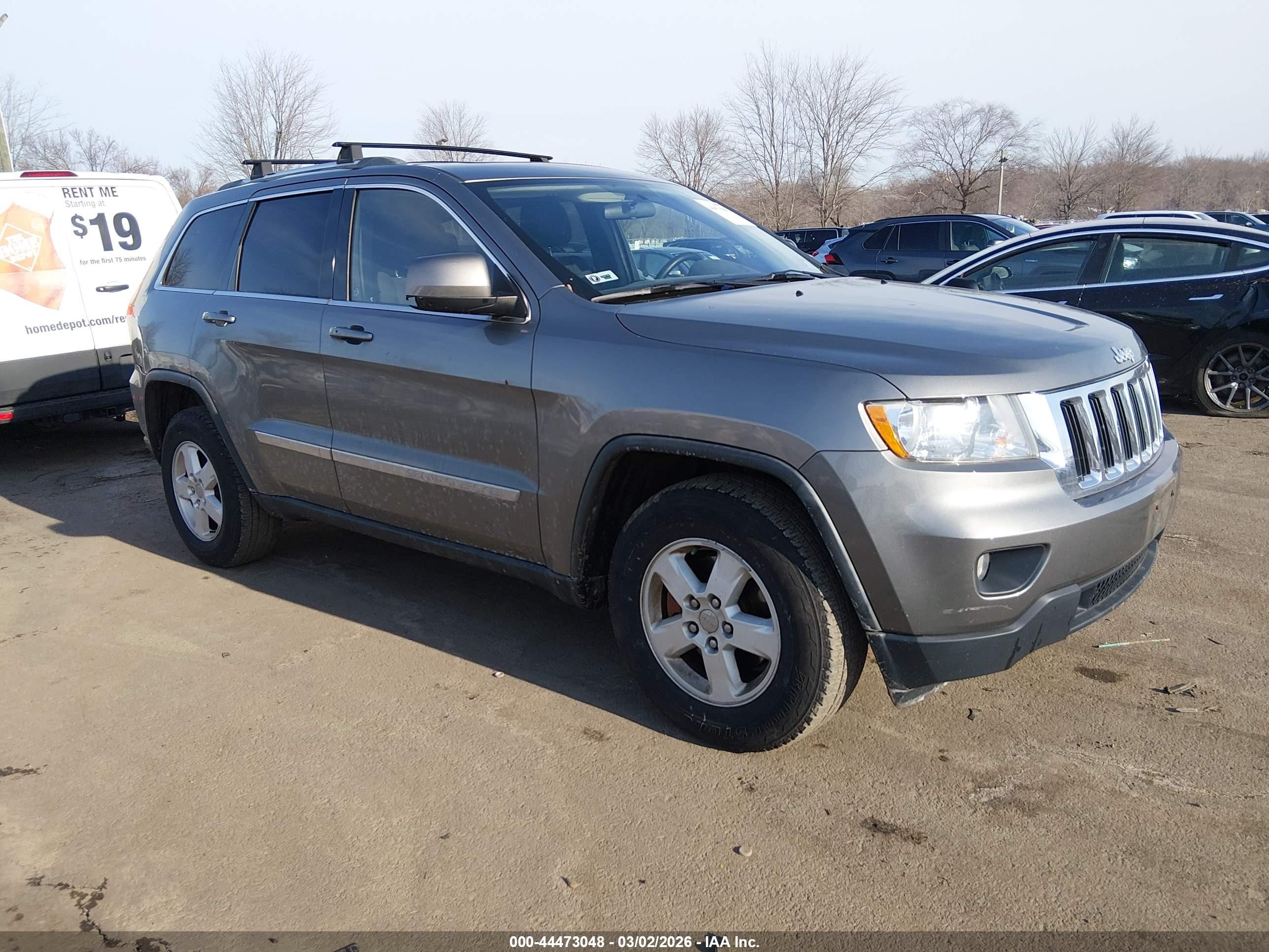 2011 Jeep Grand Cherokee Laredo, VIN 1J4RR4GG8BC670849 — Normal wear