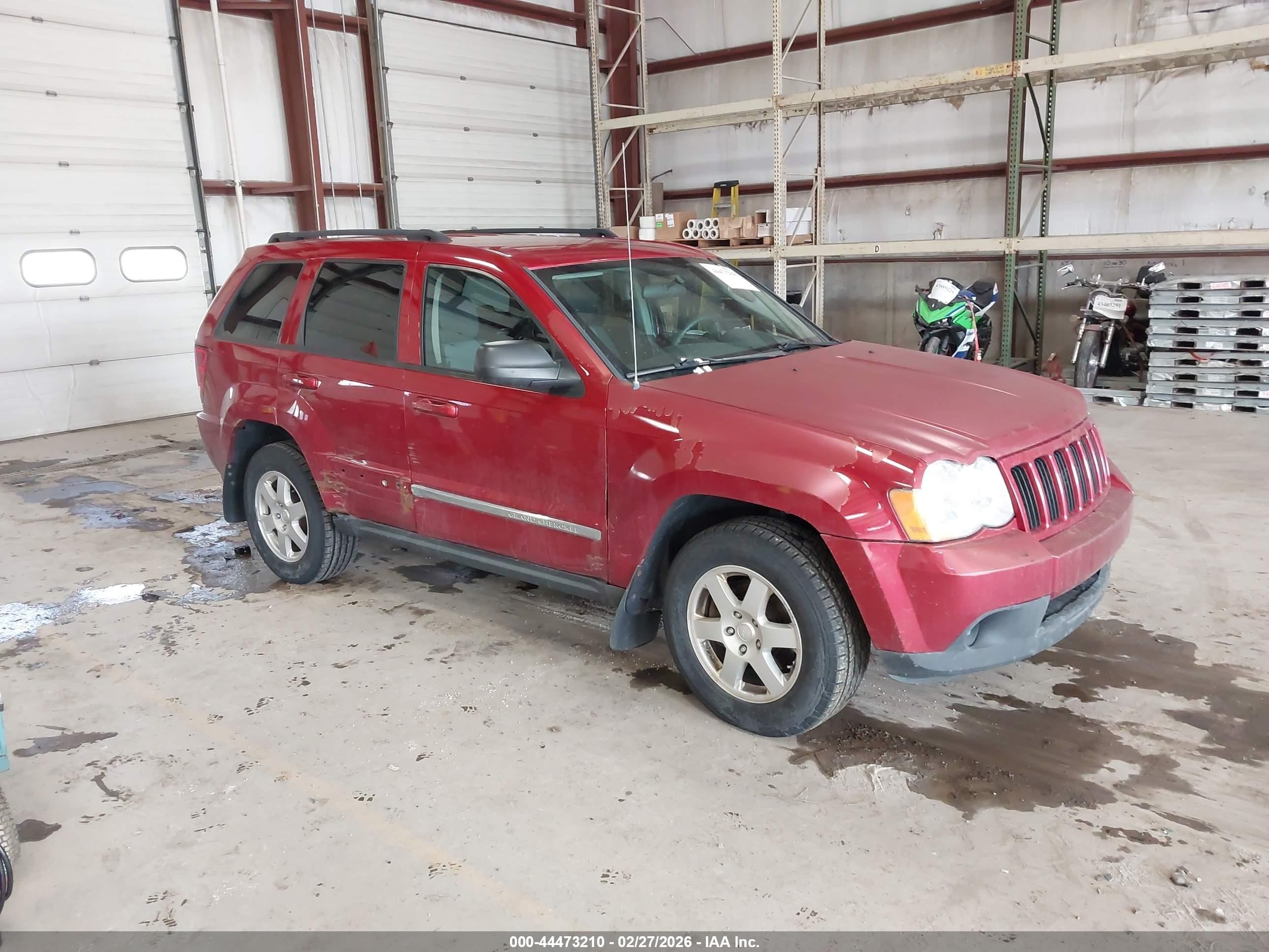 2010 Jeep Grand Cherokee Laredo, VIN 1J4PR4GK6AC160722 — Normal wear