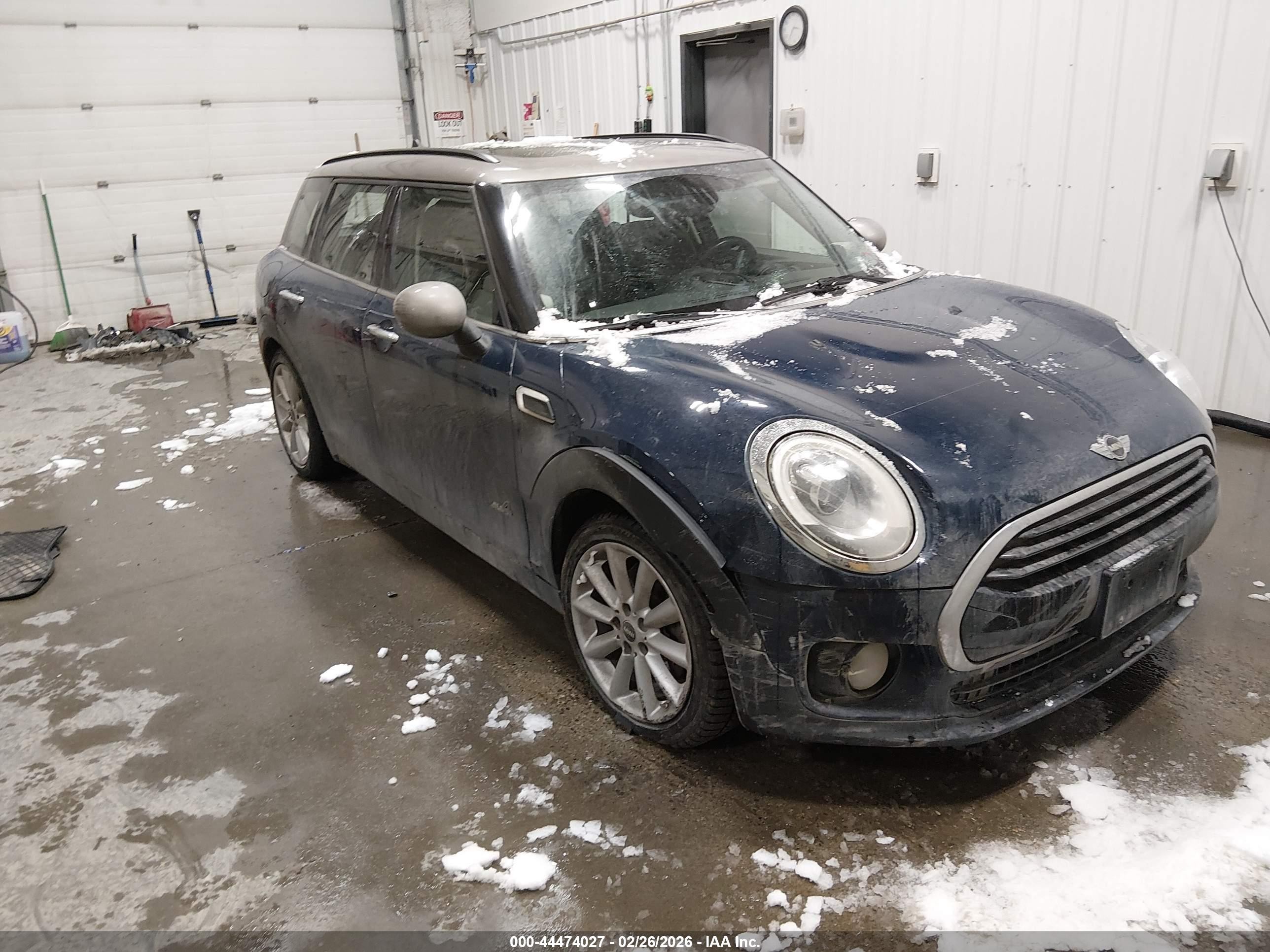 2018 MINI Clubman Cooper, VIN WMWLU1C52J2F29373 — Перед