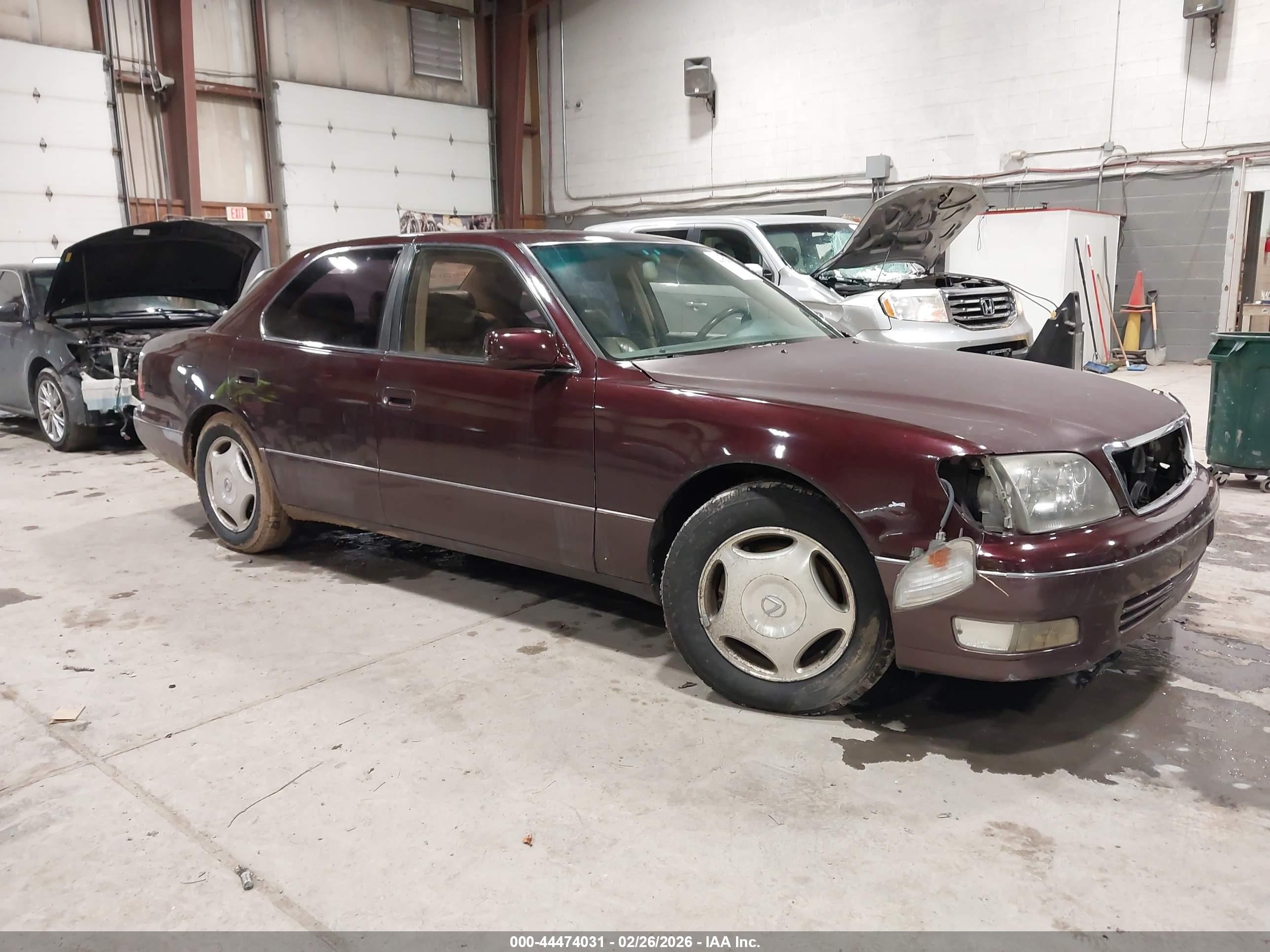 1998 Lexus LS 400, VIN JT8BH28F3W0108044 — Front end
