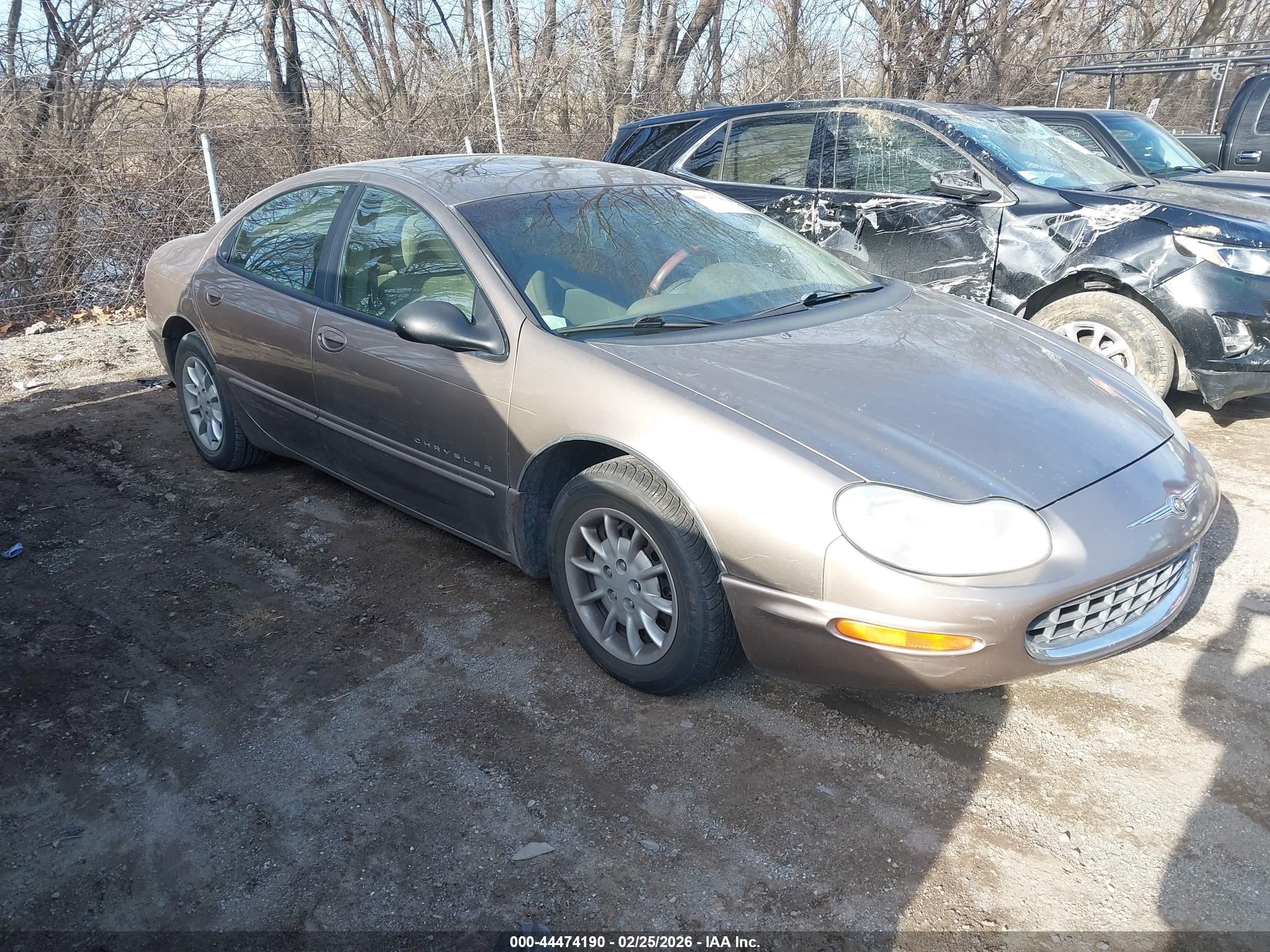 2001 Chrysler Concorde LX, VIN 2C3HD46R41H581301 — Бок