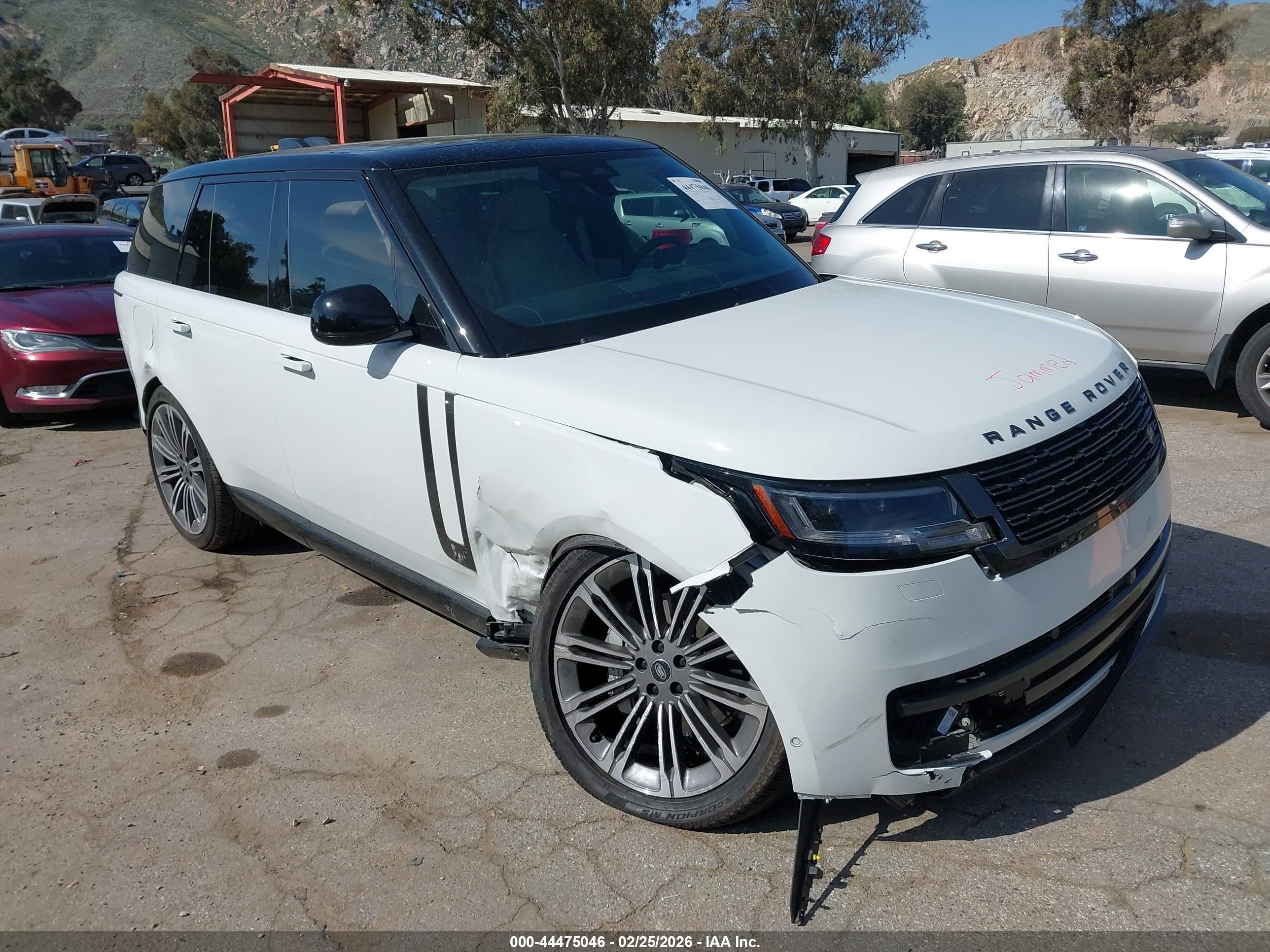 2025 Land Rover Range Rover SE, VIN SALKP9FU7SA315726 — Side