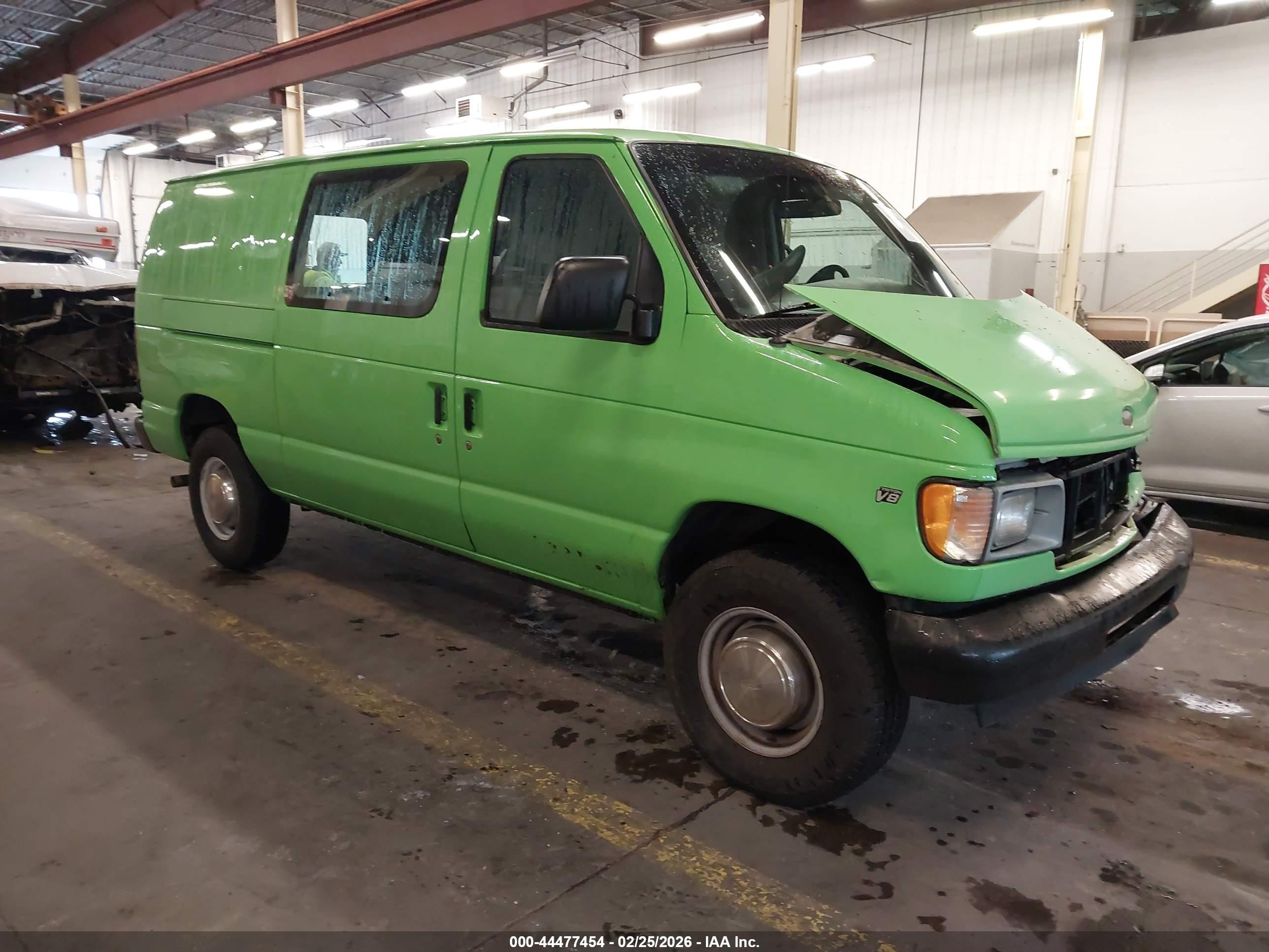 2002 Ford Econoline Cargo, VIN 1FTNE24L02HB73562 — Front end