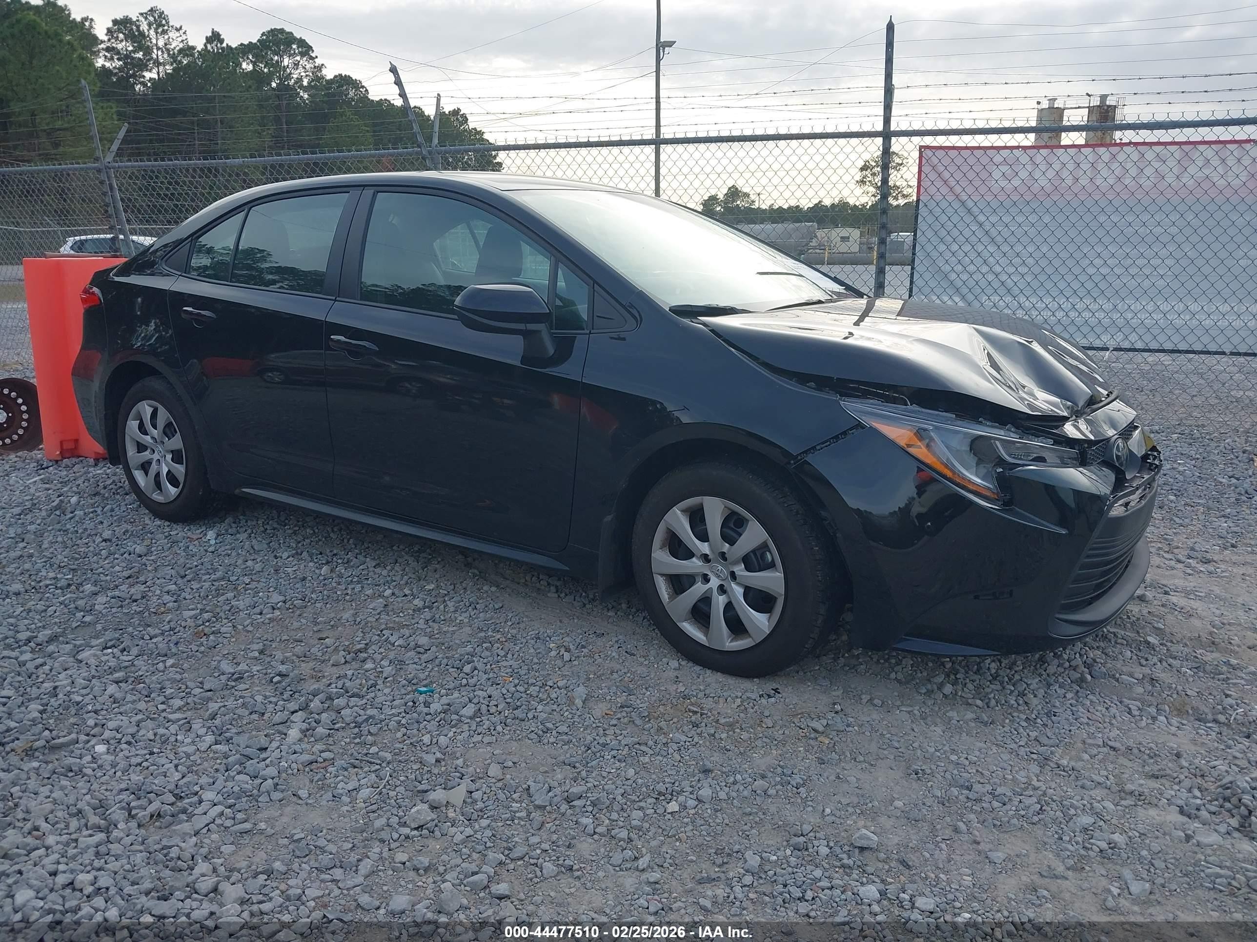2025 Toyota Corolla LE, VIN 5YFB4MDE2SP349860 — Front end