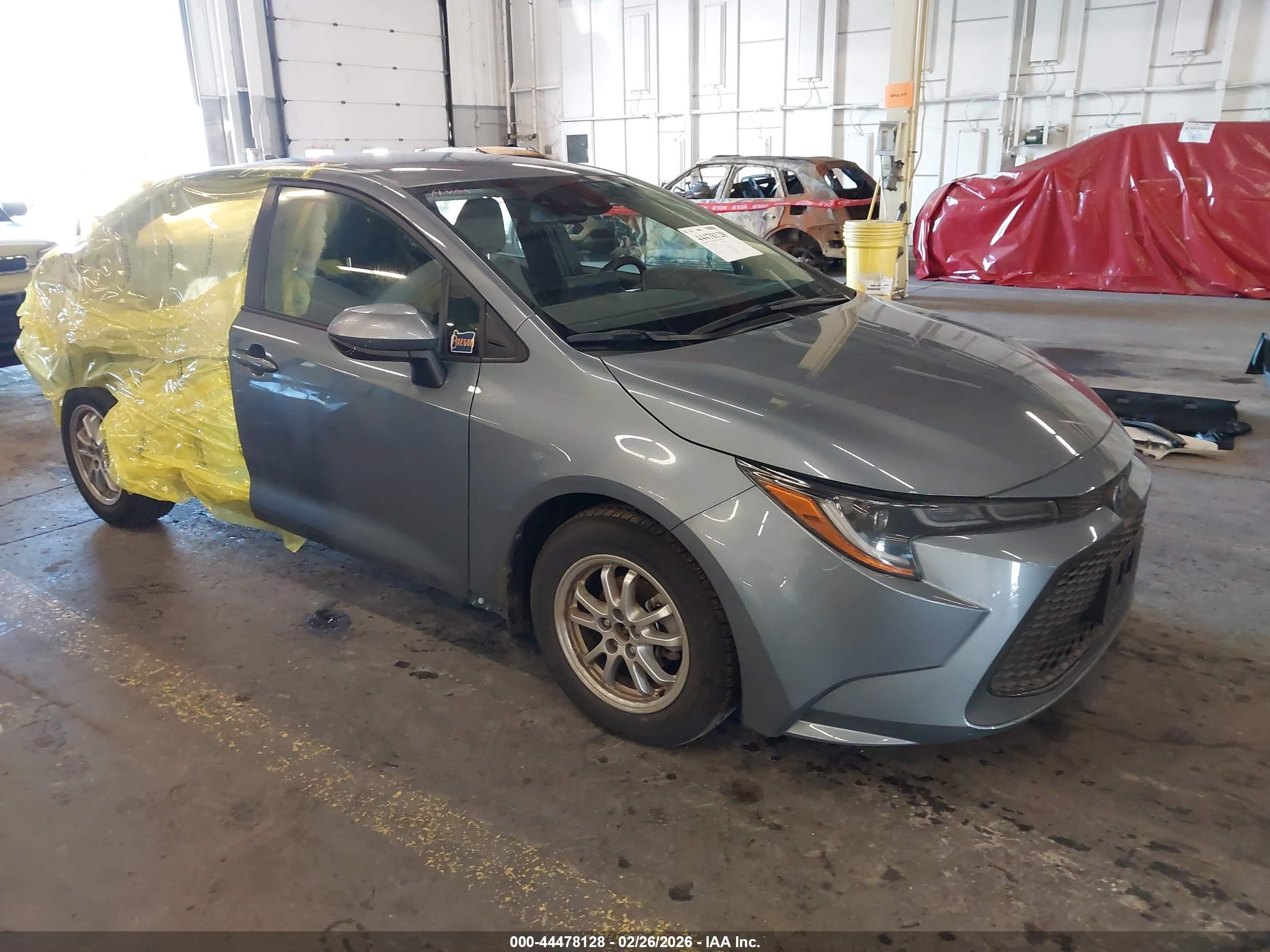 2022 Toyota Corolla Hybrid LE, VIN JTDEAMDE1NJ053534 — Side