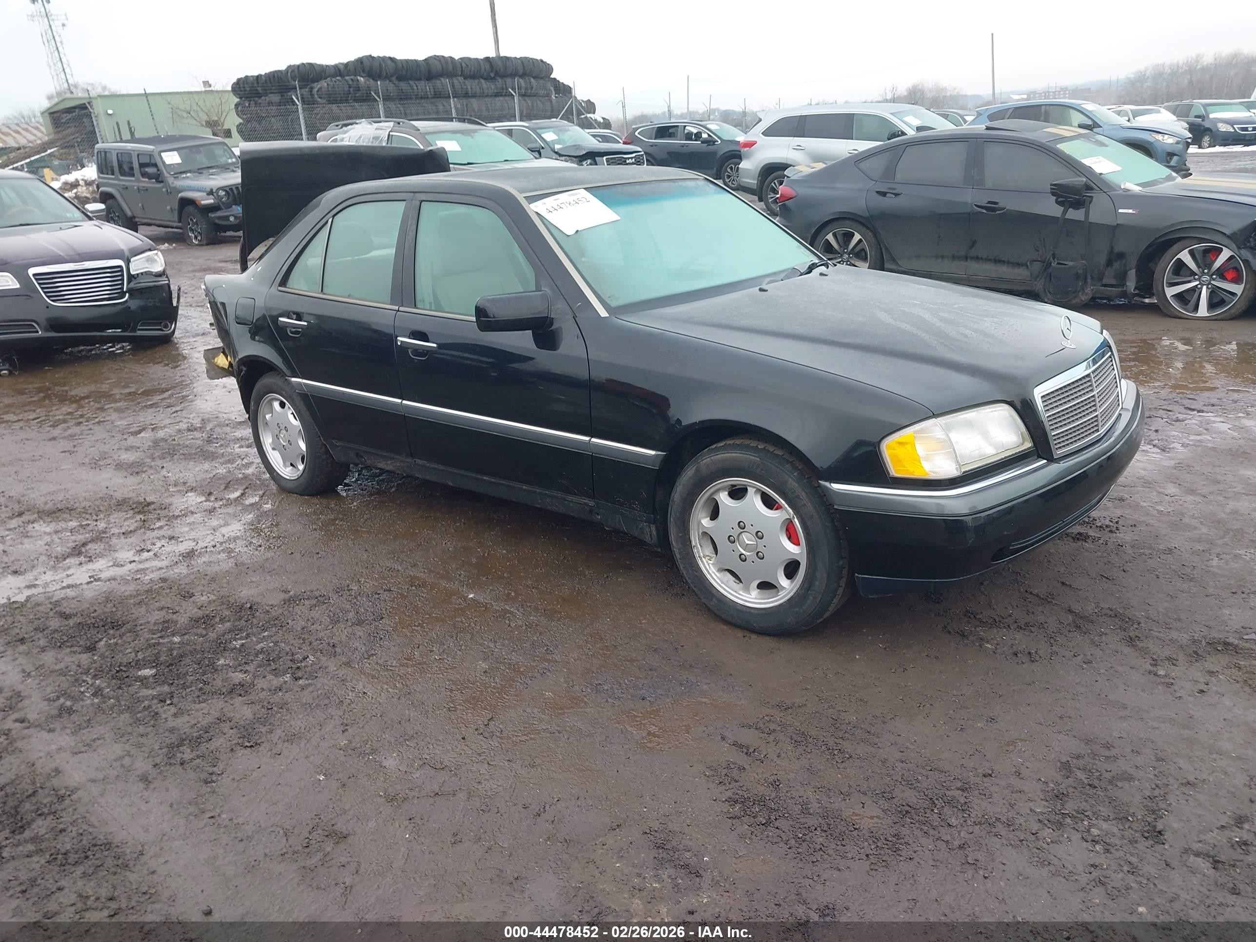 1997 Mercedes-Benz C 230/260/280/320, VIN WDBHA23EXVF517750 — Rear end