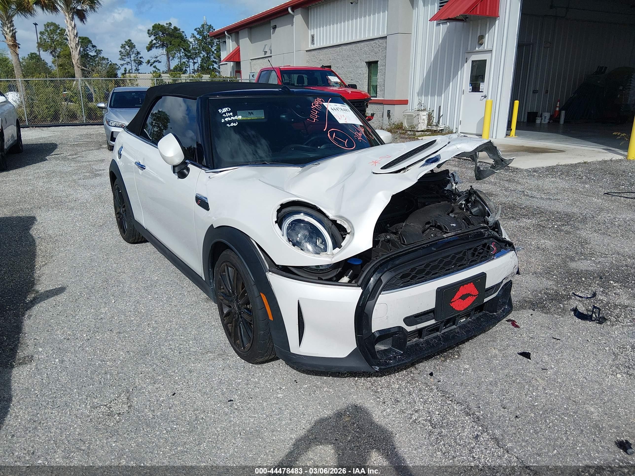 2024 MINI Convertible Cooper S, VIN WMW43DL01R3R78026 — Front end