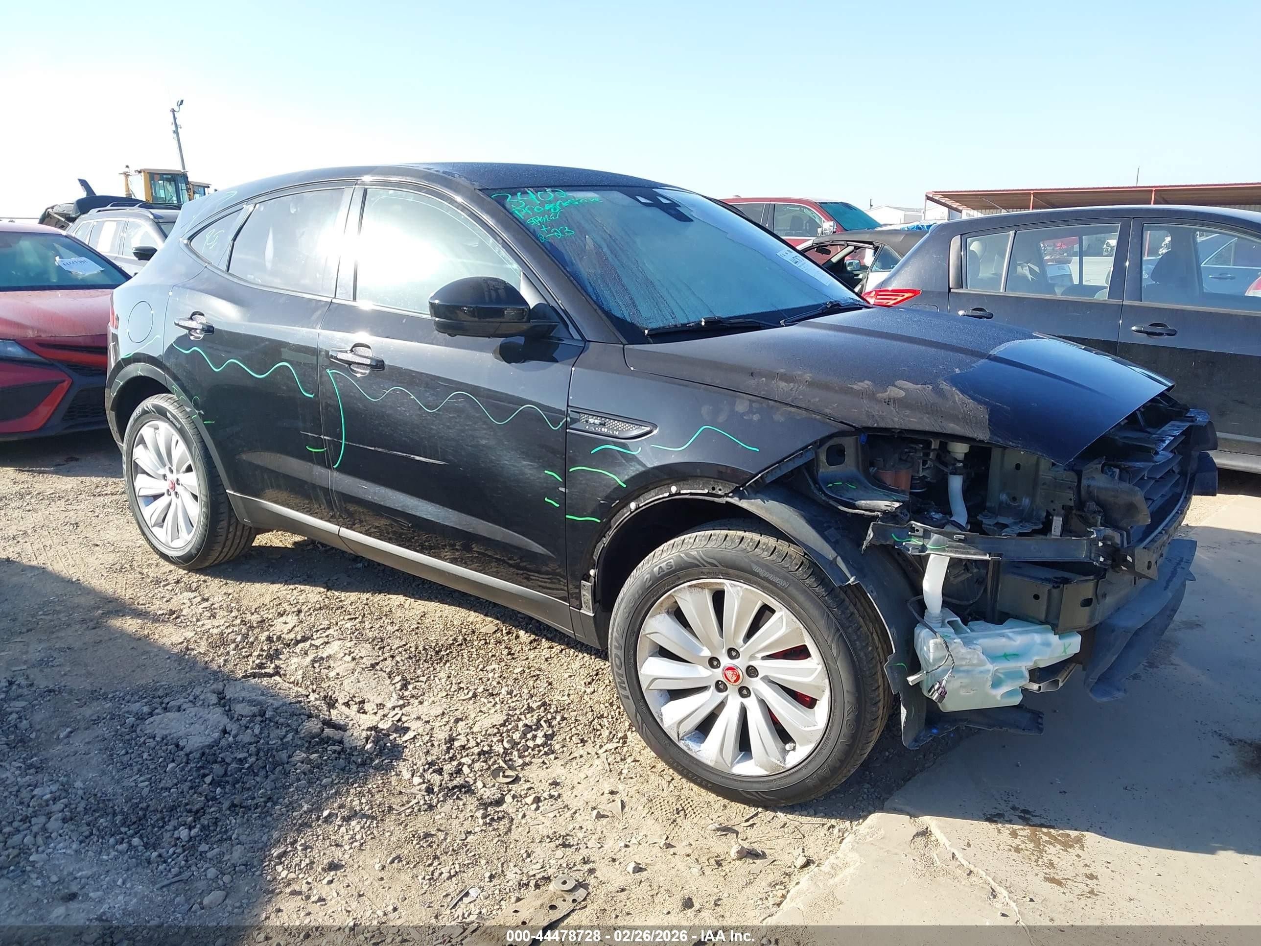 2020 Jaguar E-Pace SE, VIN SADFP2FX1L1013249 — Перед