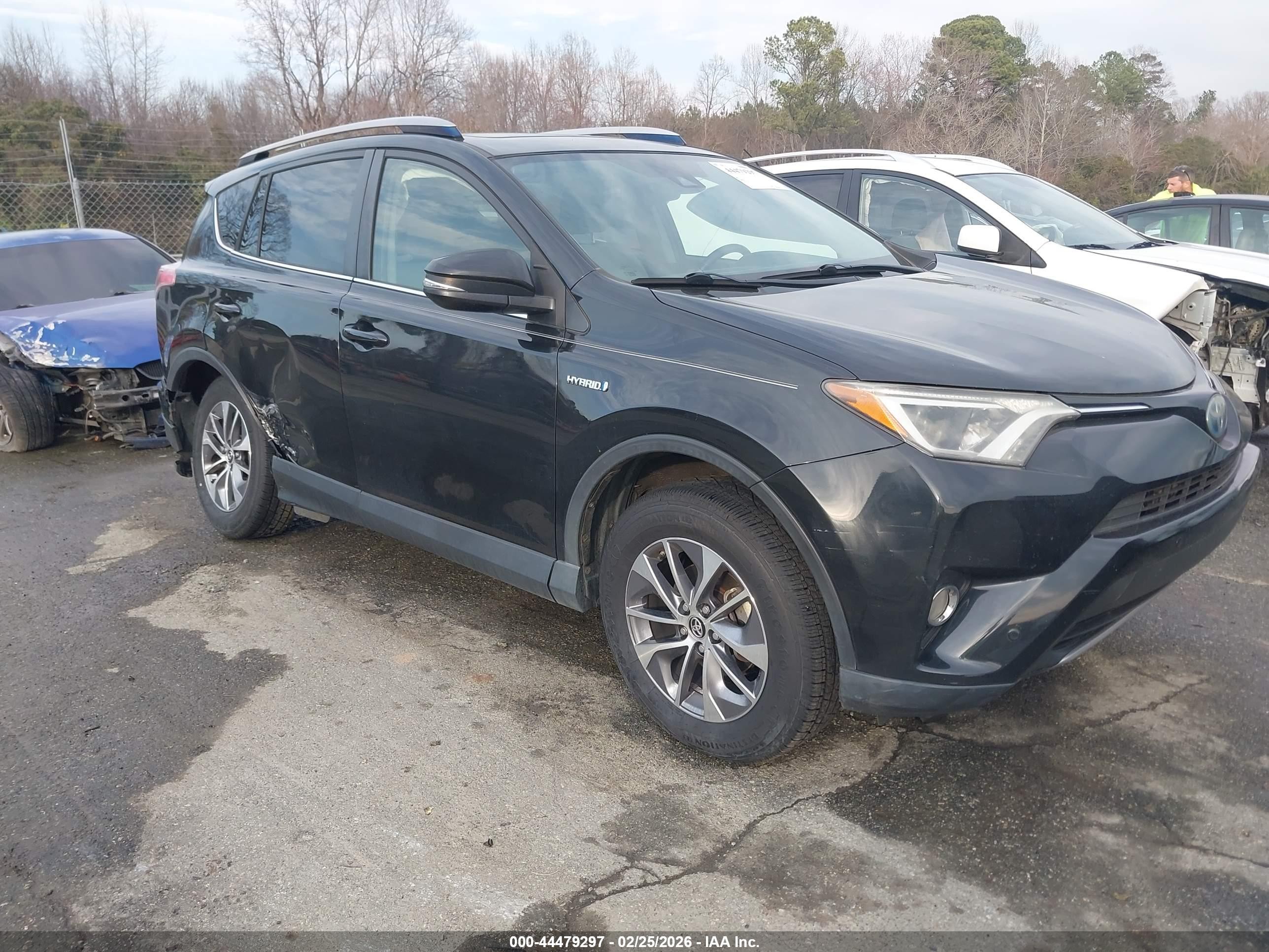 2017 Toyota RAV4 XLE, VIN JTMRJREV3HD077060 — Rear end