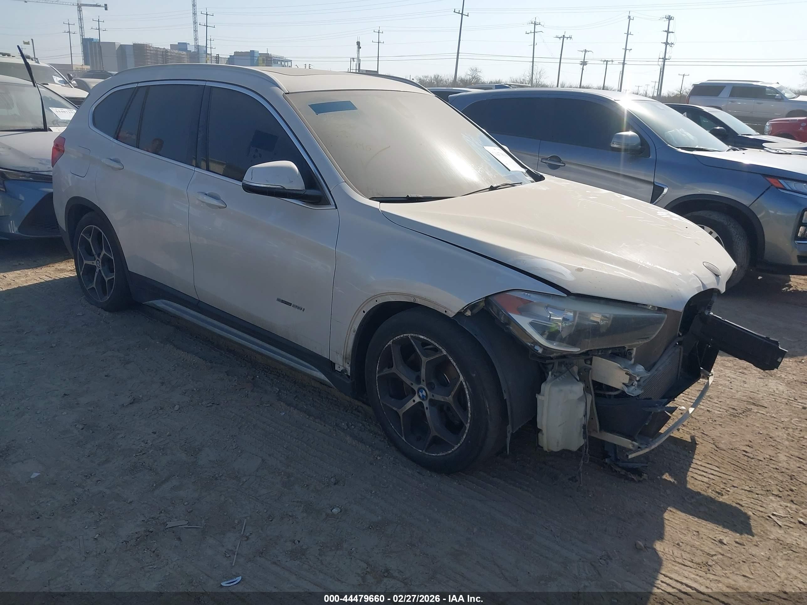 2018 BMW X1 sDrive28i, VIN WBXHU7C33J5H40495 — Front end