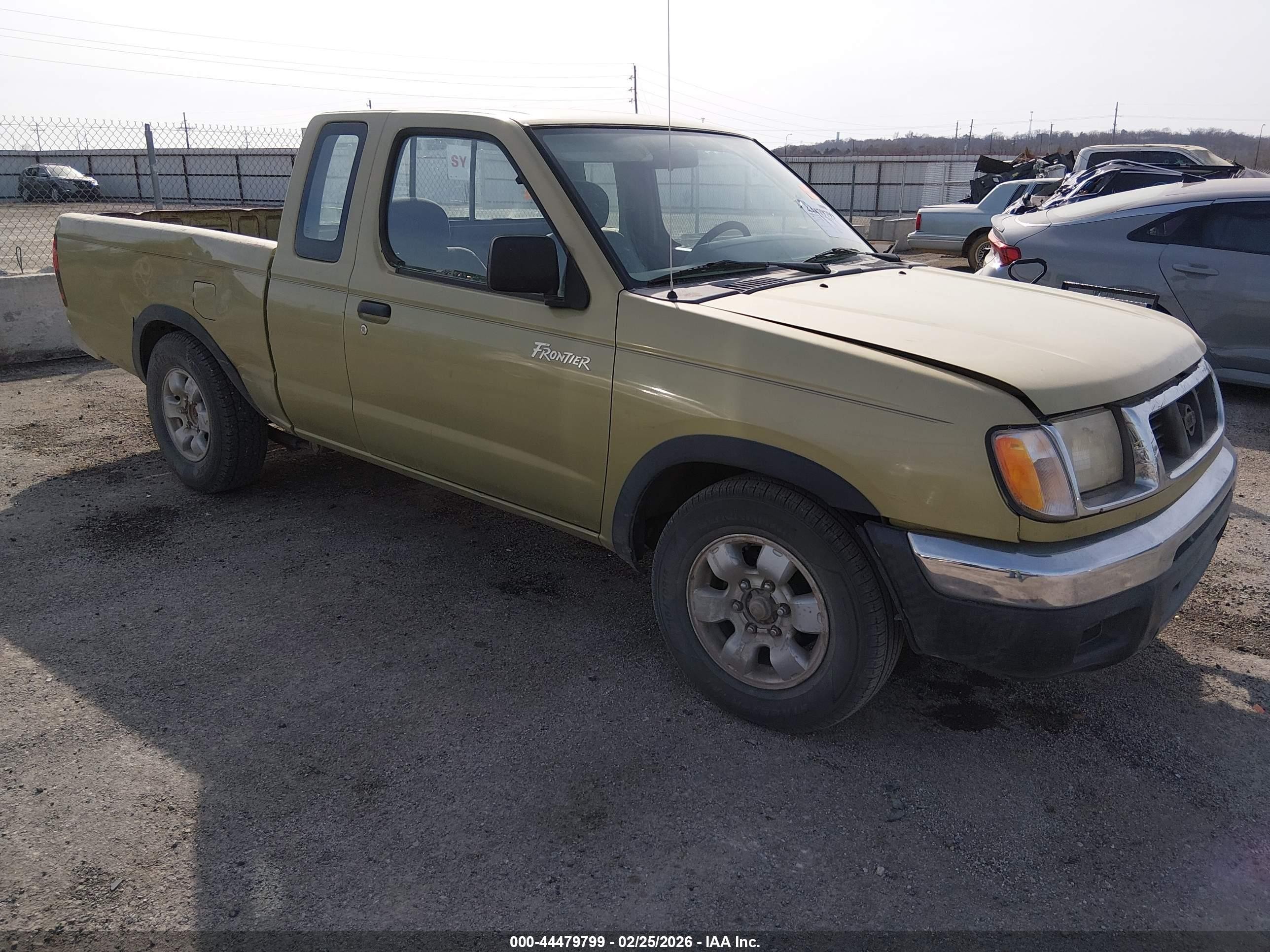 1998 Nissan Frontier XE, VIN 1N6DD26S7WC385801 — Side