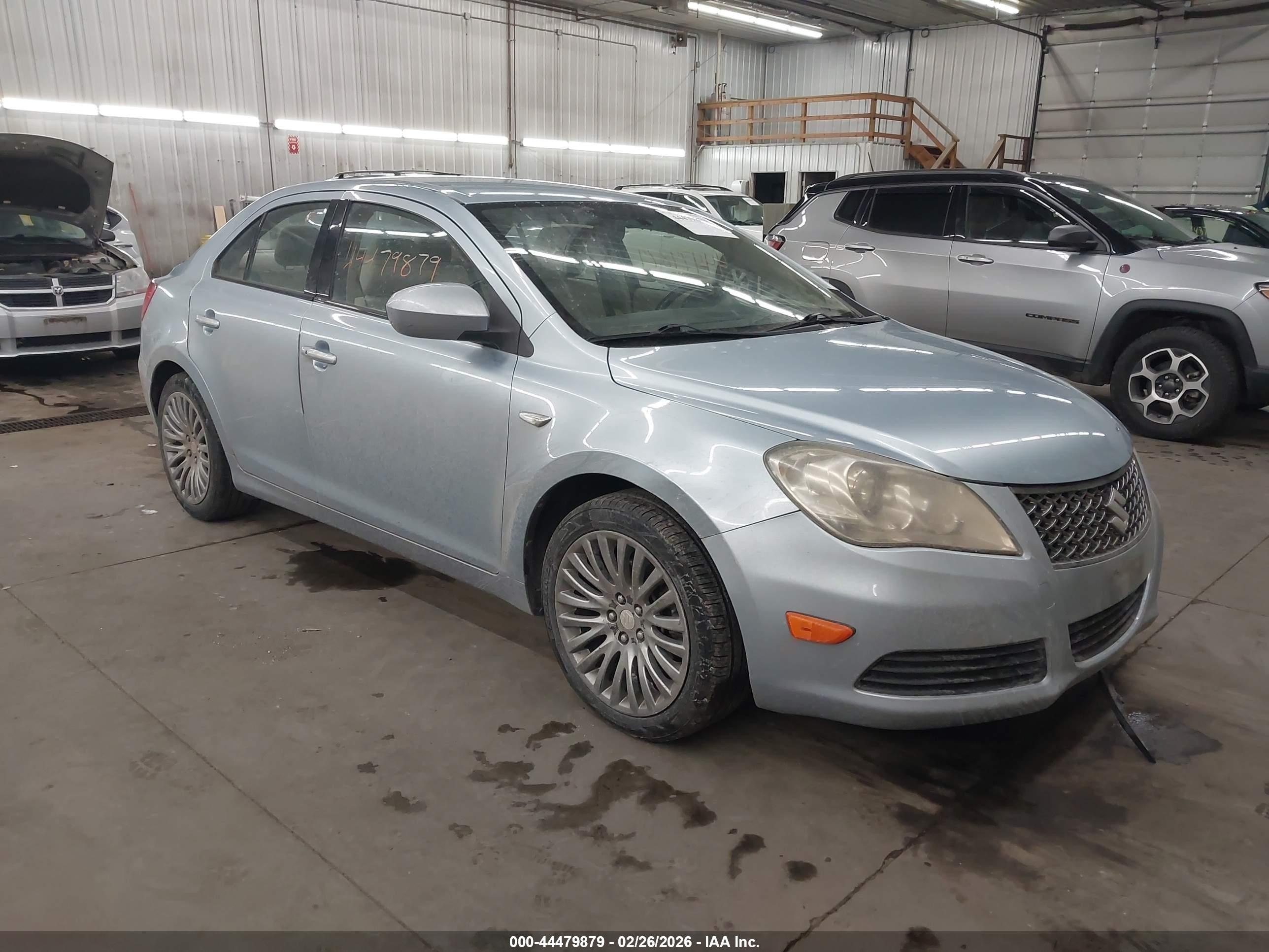 2011 Suzuki Kizashi SE, VIN JS2RF9A30B6110331 — Side