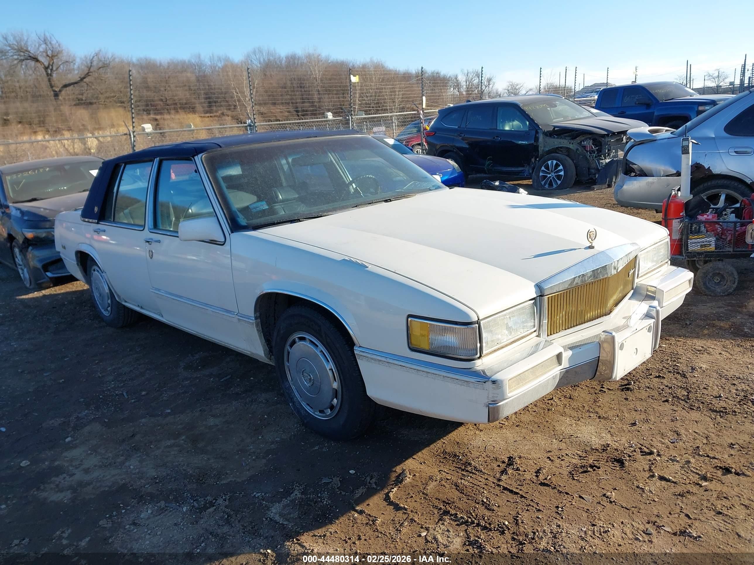 1990 Cadillac DeVille, VIN 1G6CD5334L4364507 — Rear end