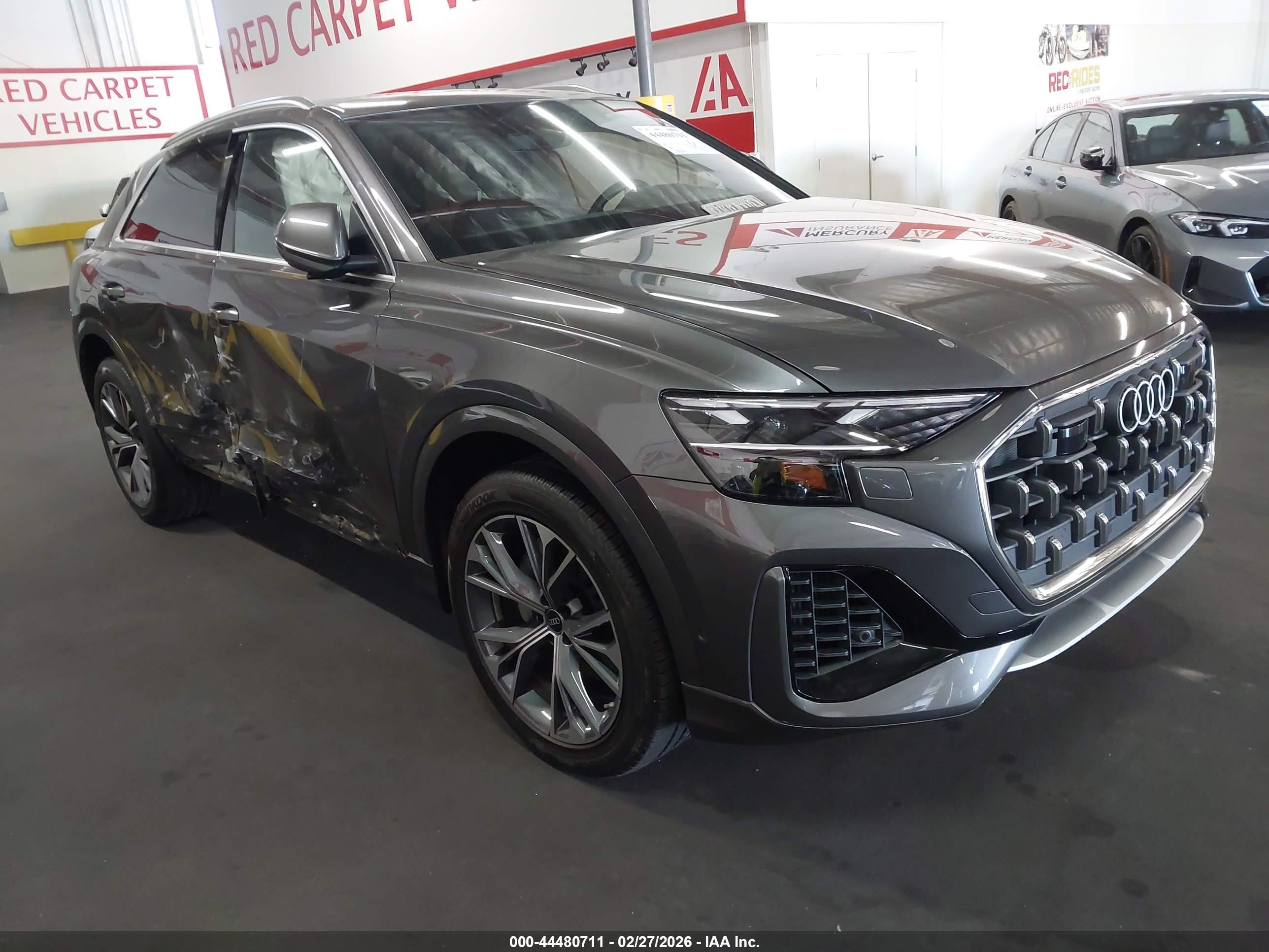 2025 Audi Q8 Premium Plus, VIN WA1BVBF14SD003866 — Бок