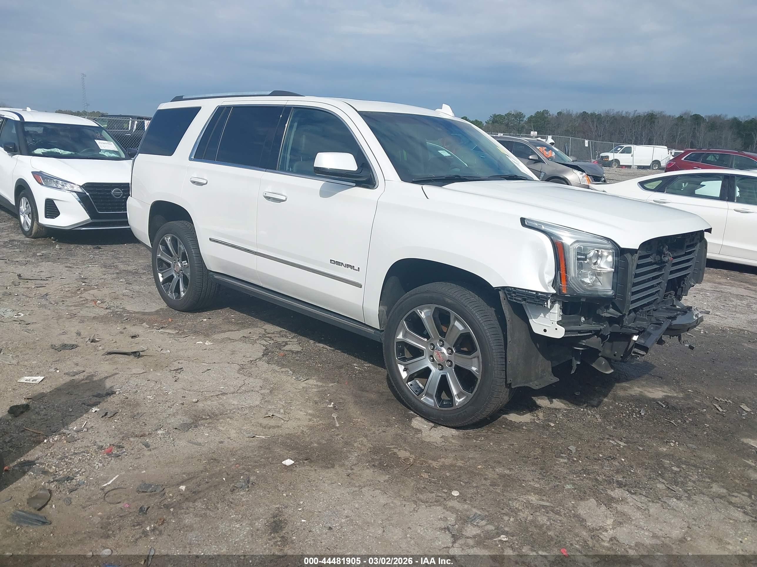 2017 GMC Yukon Denali, VIN 1GKS2CKJ6HR280061 — Front end