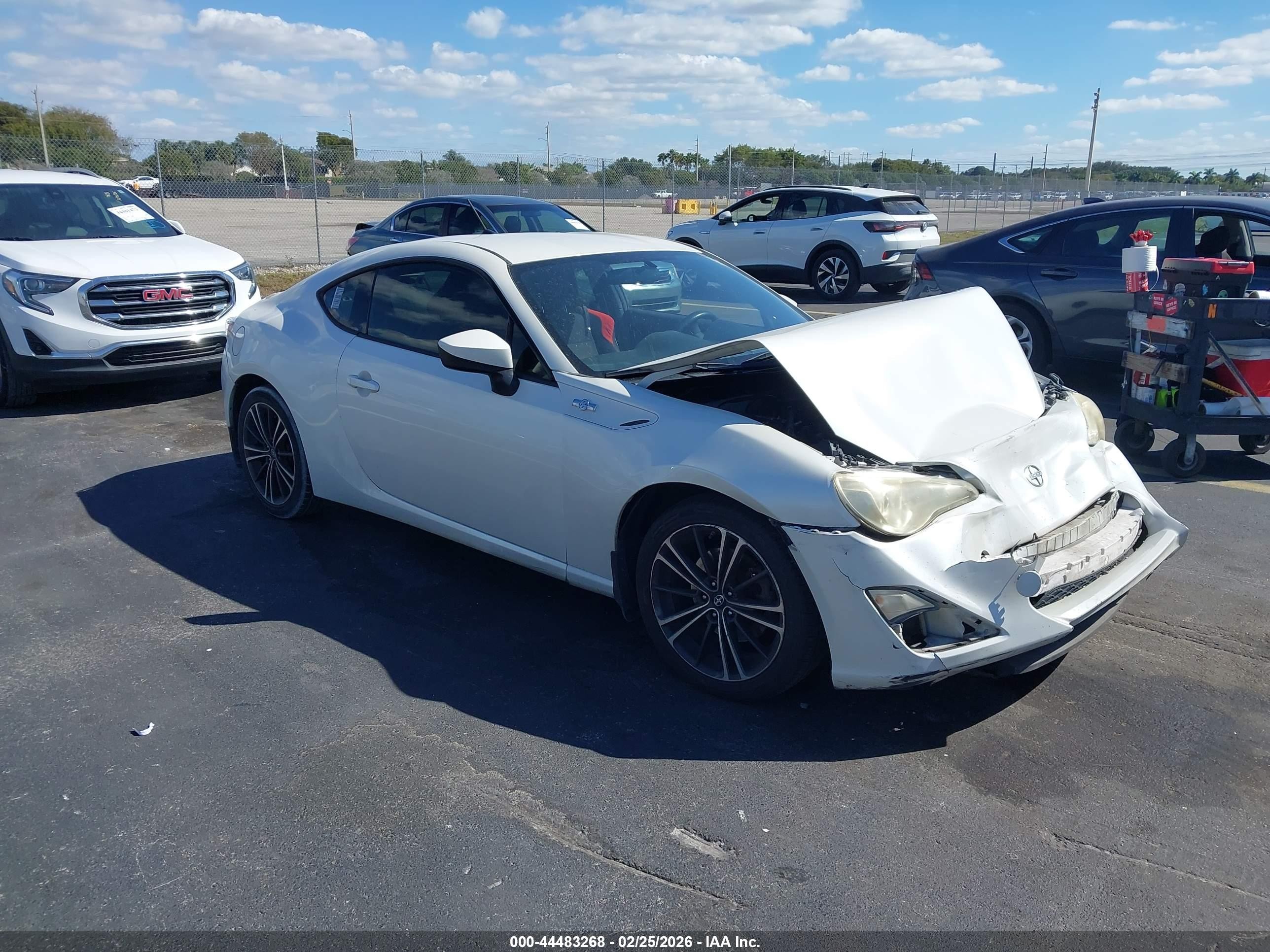 2013 Scion FR-S, VIN JF1ZNAA10D1701052 — Front end