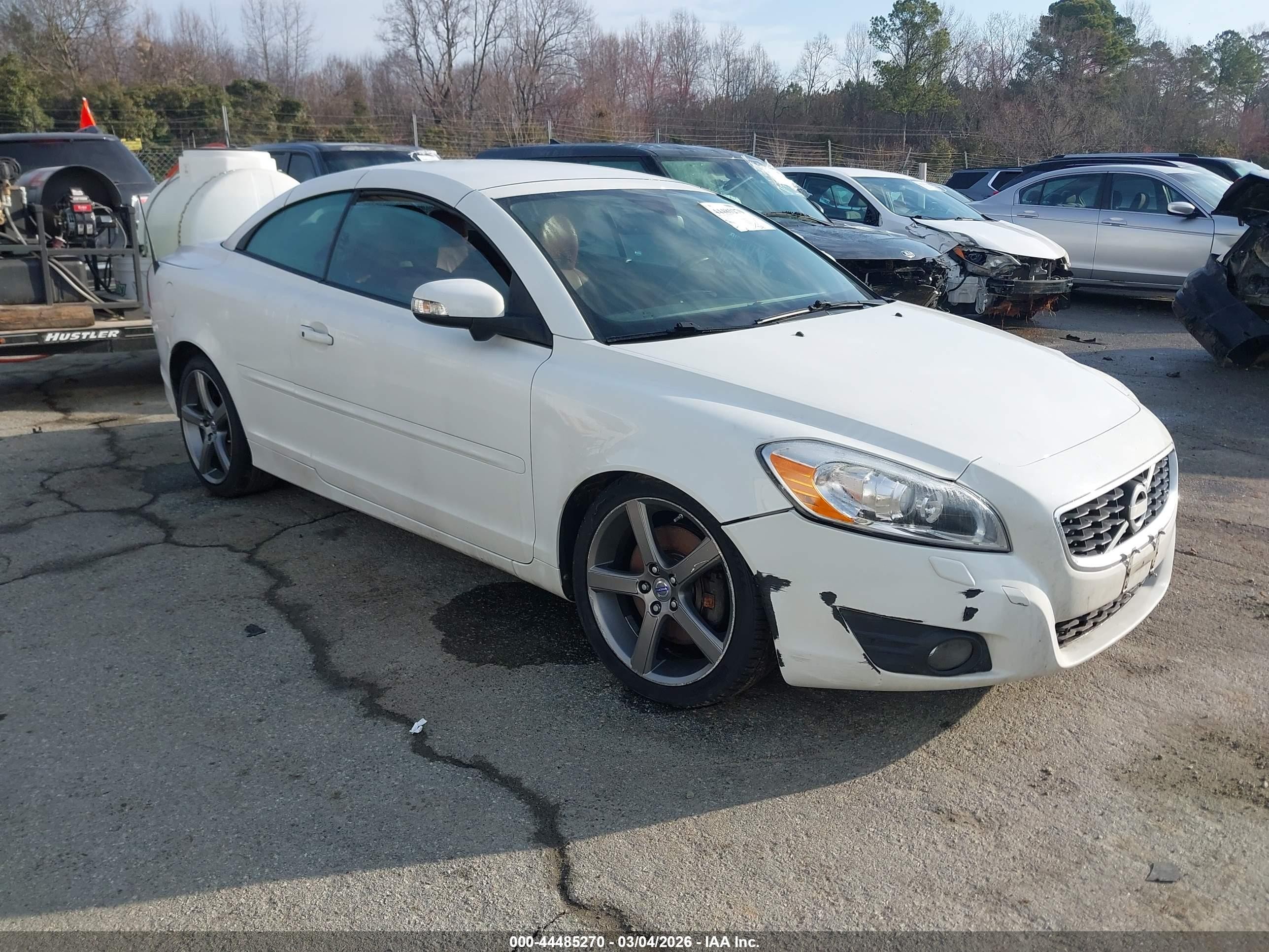 2012 Volvo C70 T5, VIN YV1672MC9CJ123150 — Side