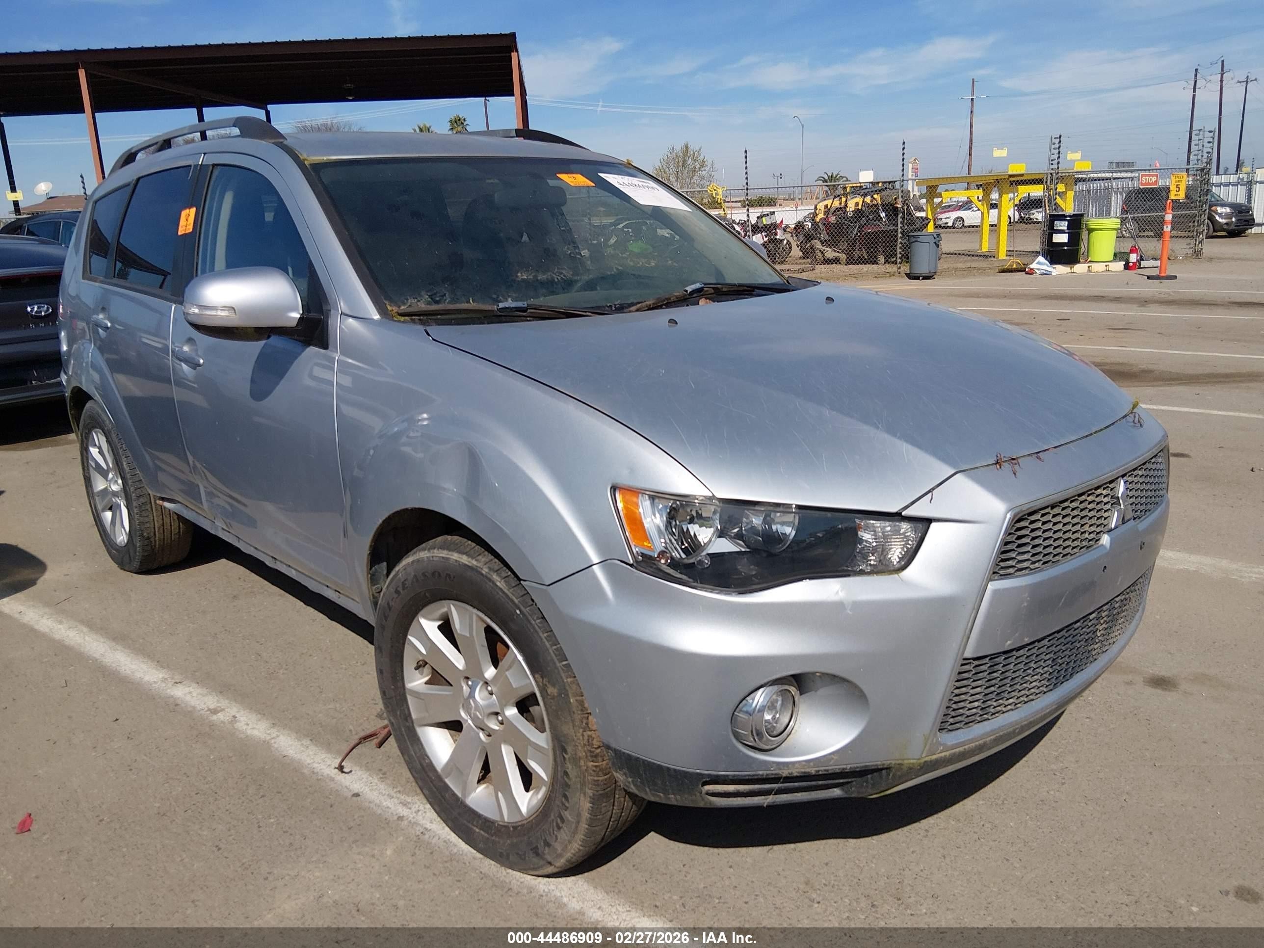 2013 Mitsubishi Outlander SE, VIN JA4AS3AW0DU008028 — Biohazard / chemical