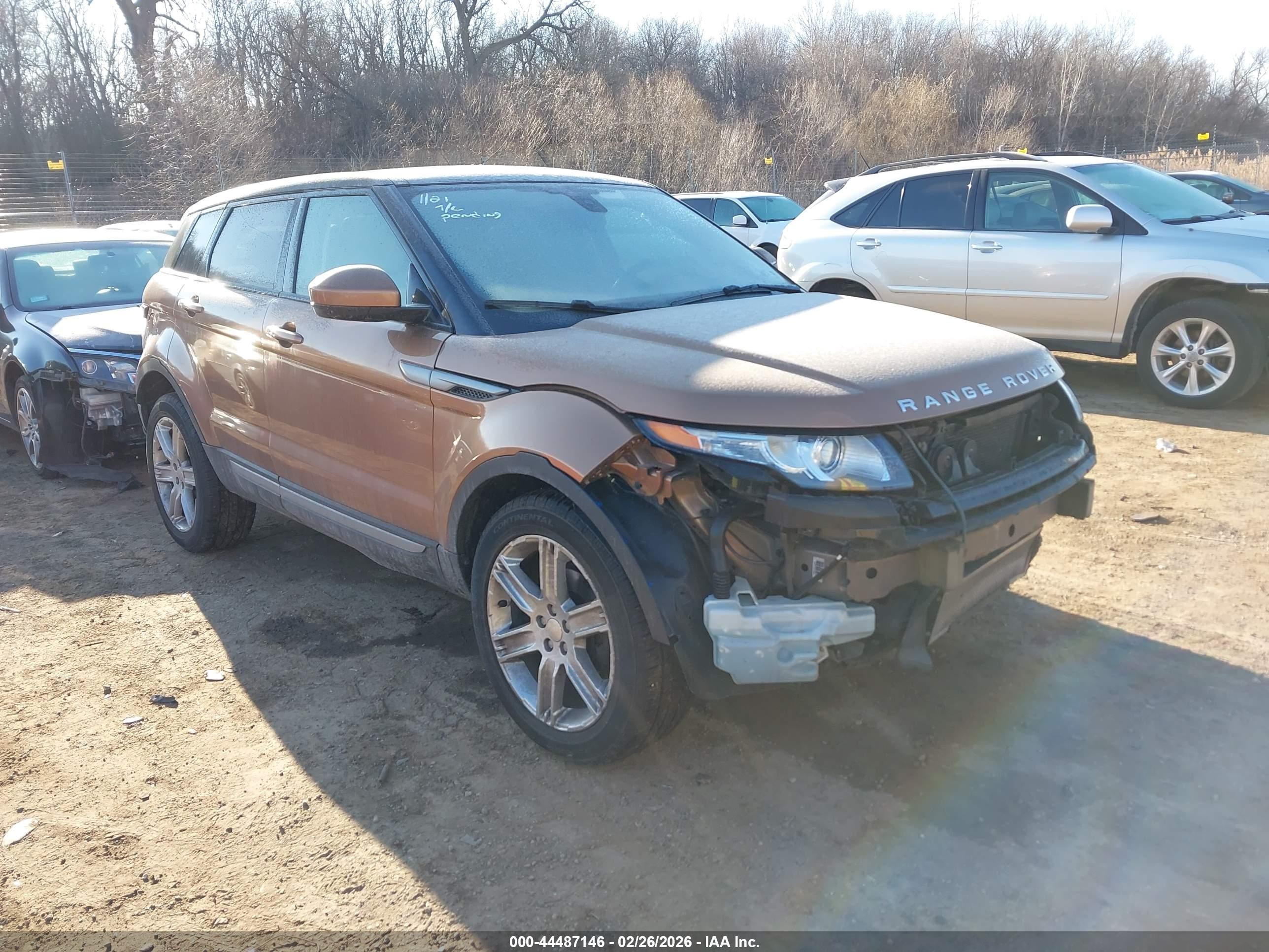 2015 Land Rover Range Rover Evoque Pure Plus, VIN SALVP2BG1FH962091 — Front end