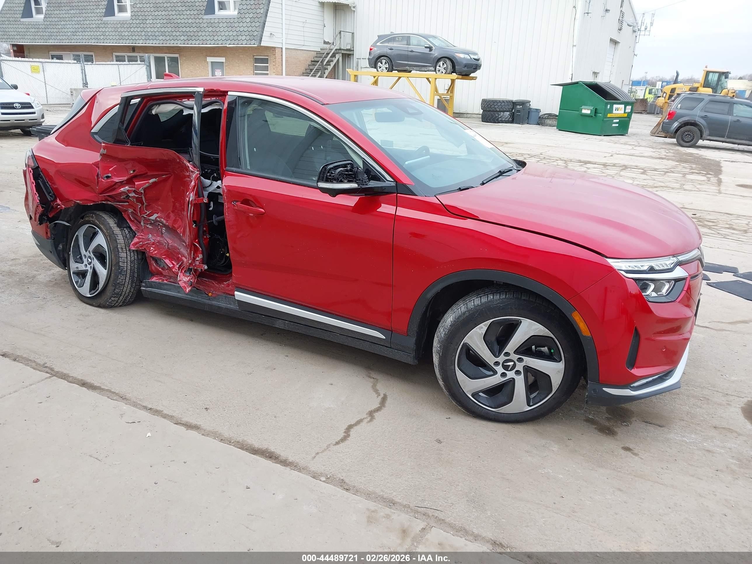 2025 VinFast VF 8 Eco, VIN RLLV1AEB2SH011790 — Rear end
