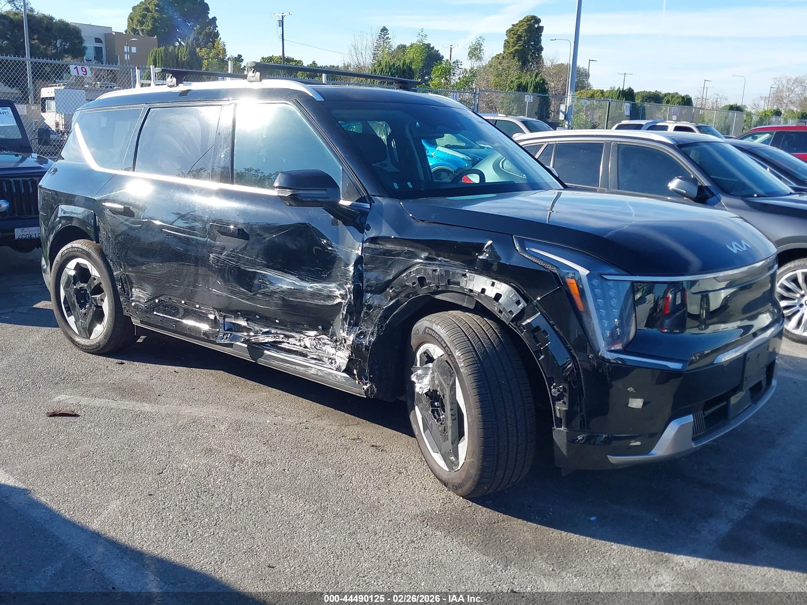2025 Kia EV9 Land, VIN 5XYADFS5XSG001206 — Side