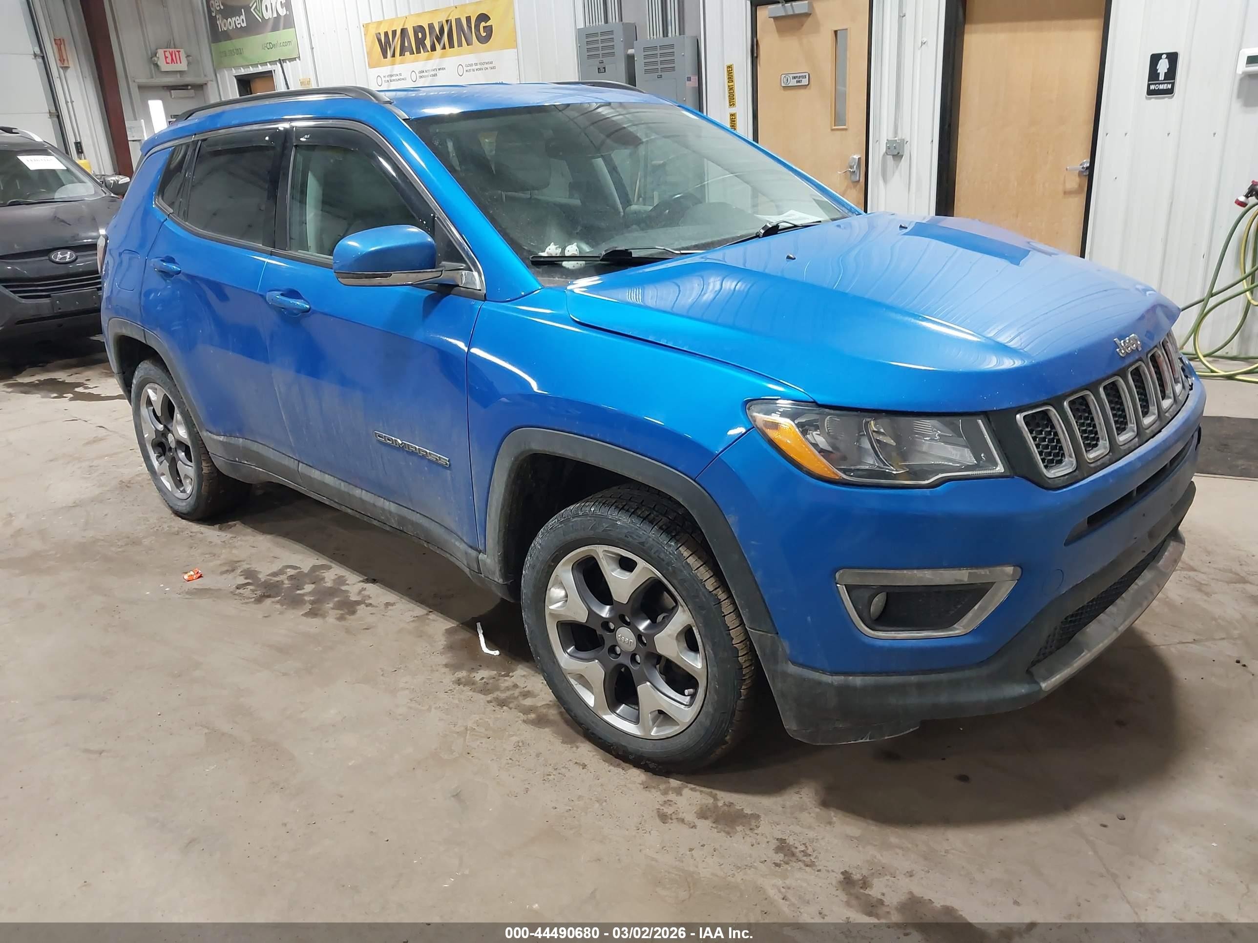 2020 Jeep Compass Limited, VIN 3C4NJDCBXLT147926 — Front end