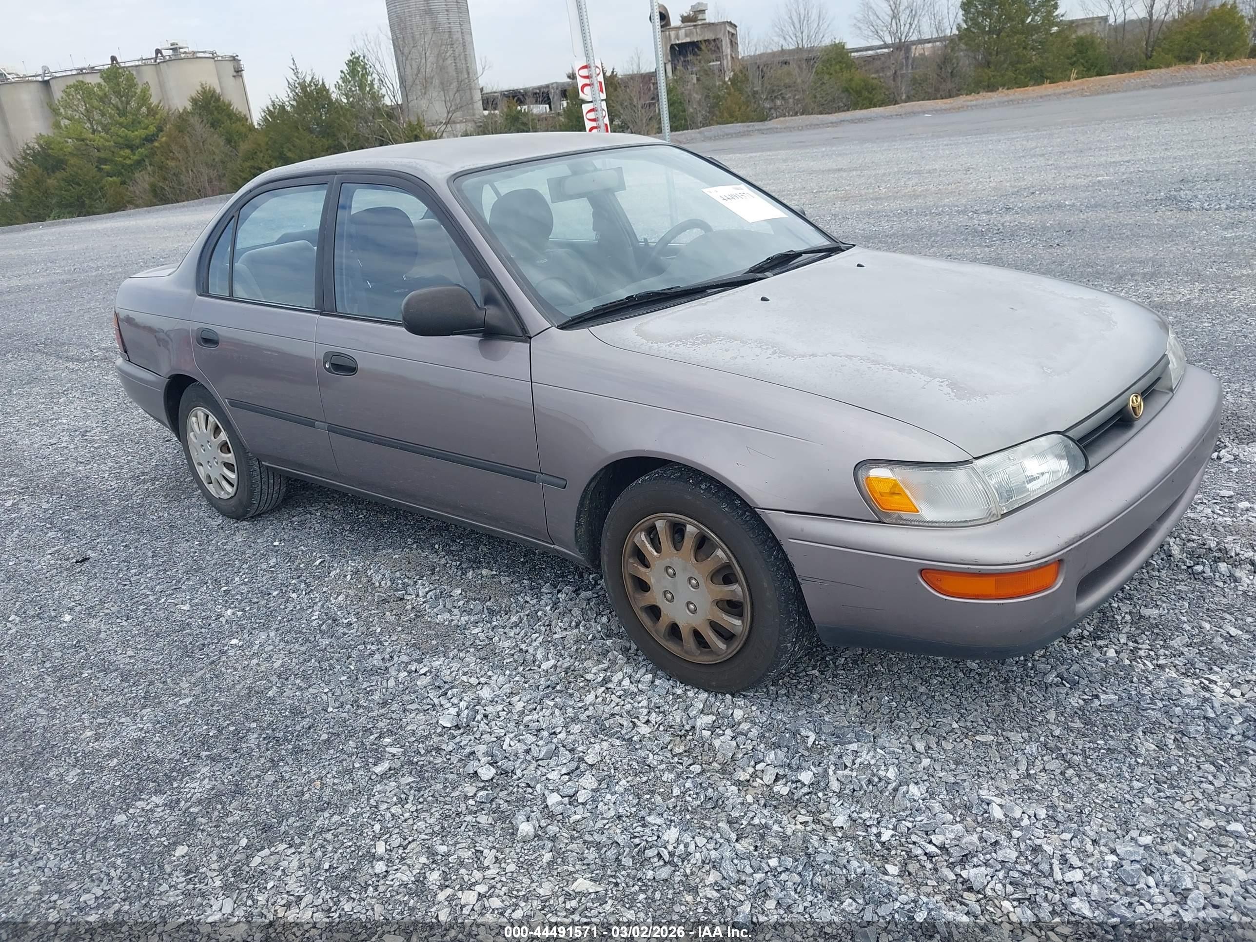 1995 Toyota Corolla DX, VIN JT2AE09B3S0086300 — Rear end