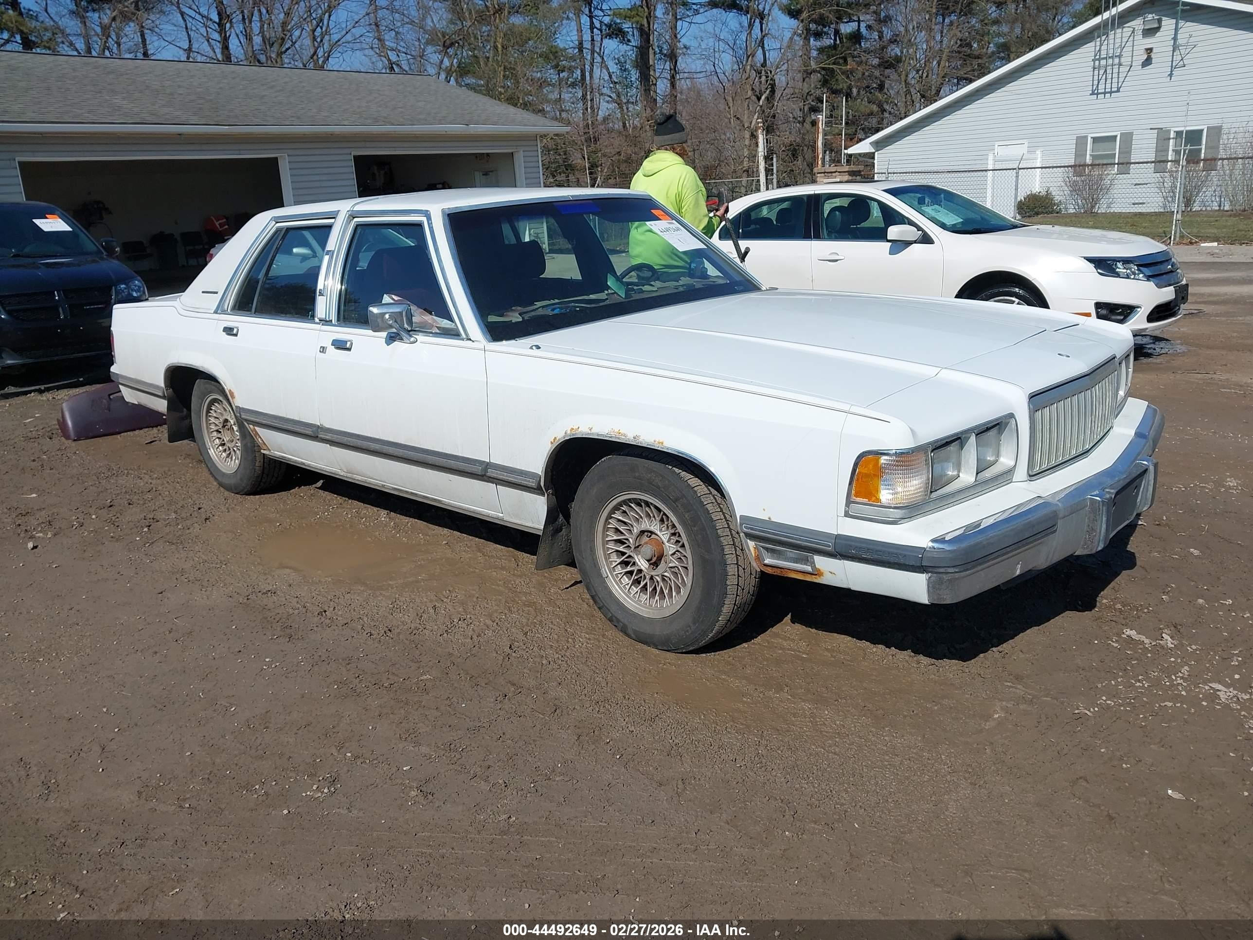 1989 Mercury Grand Marquis, VIN 2MEBM75F6KX618462 — Side