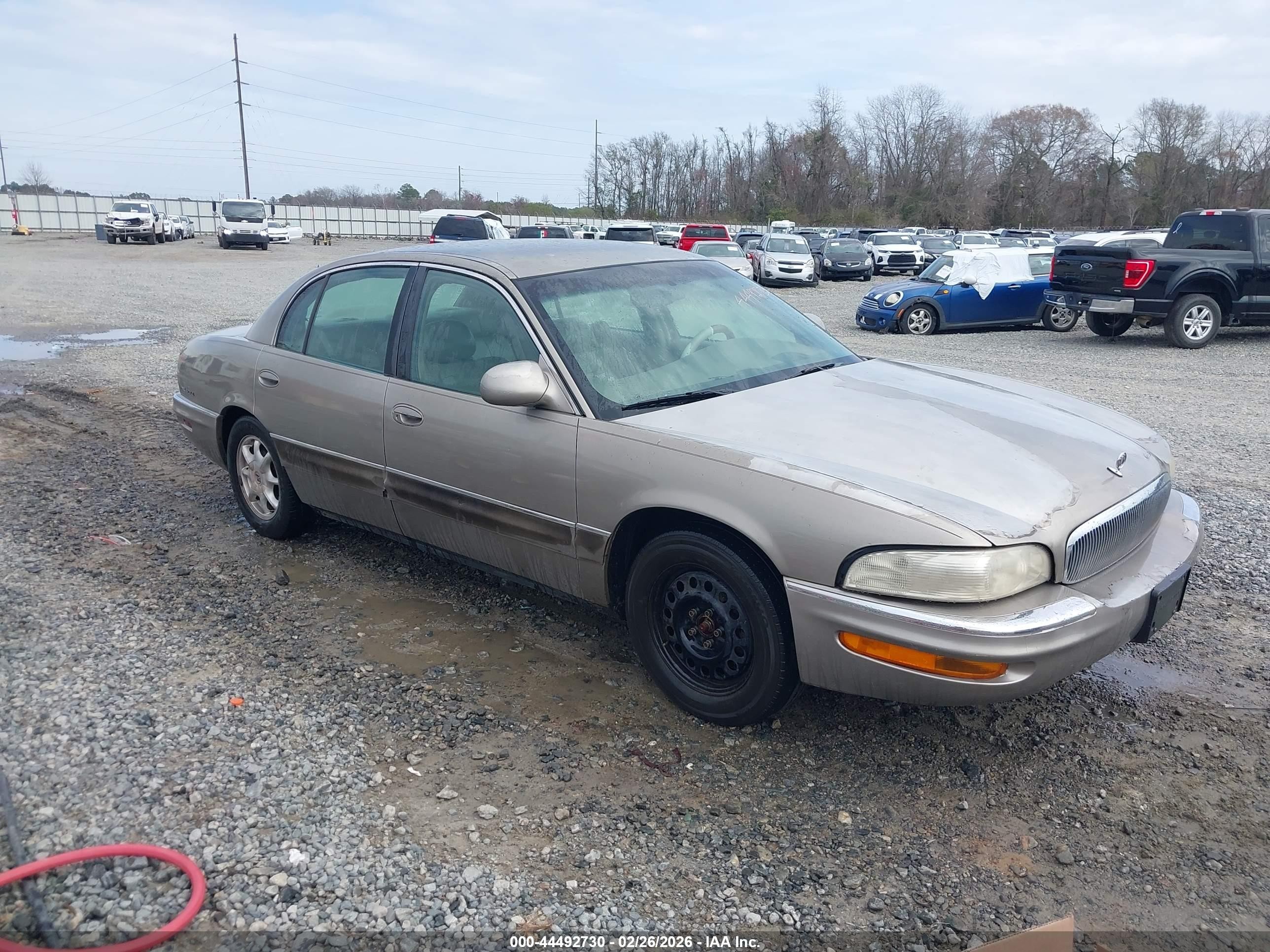 2000 Buick Park Avenue, VIN 1G4CW54K1Y4296618 — Front end