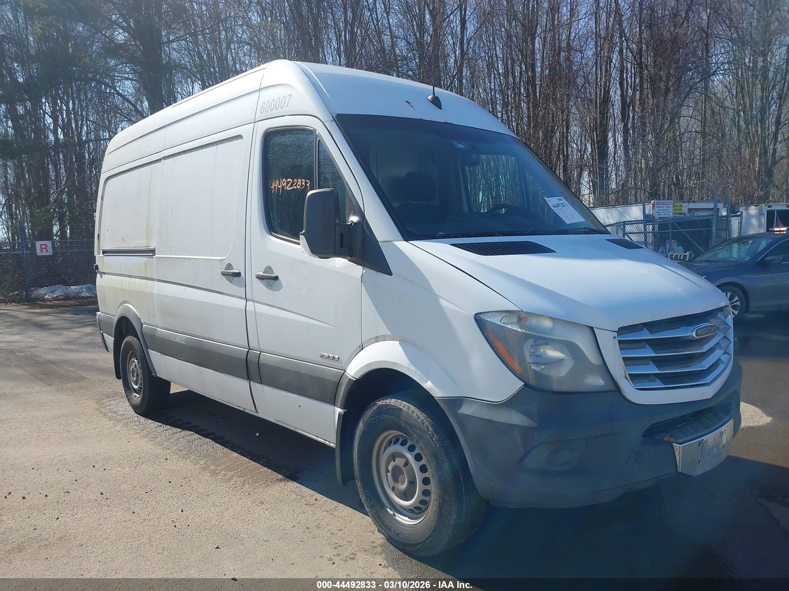 2014 Freightliner Sprinter, VIN WDYPE7CC5E5840773 — Rear end