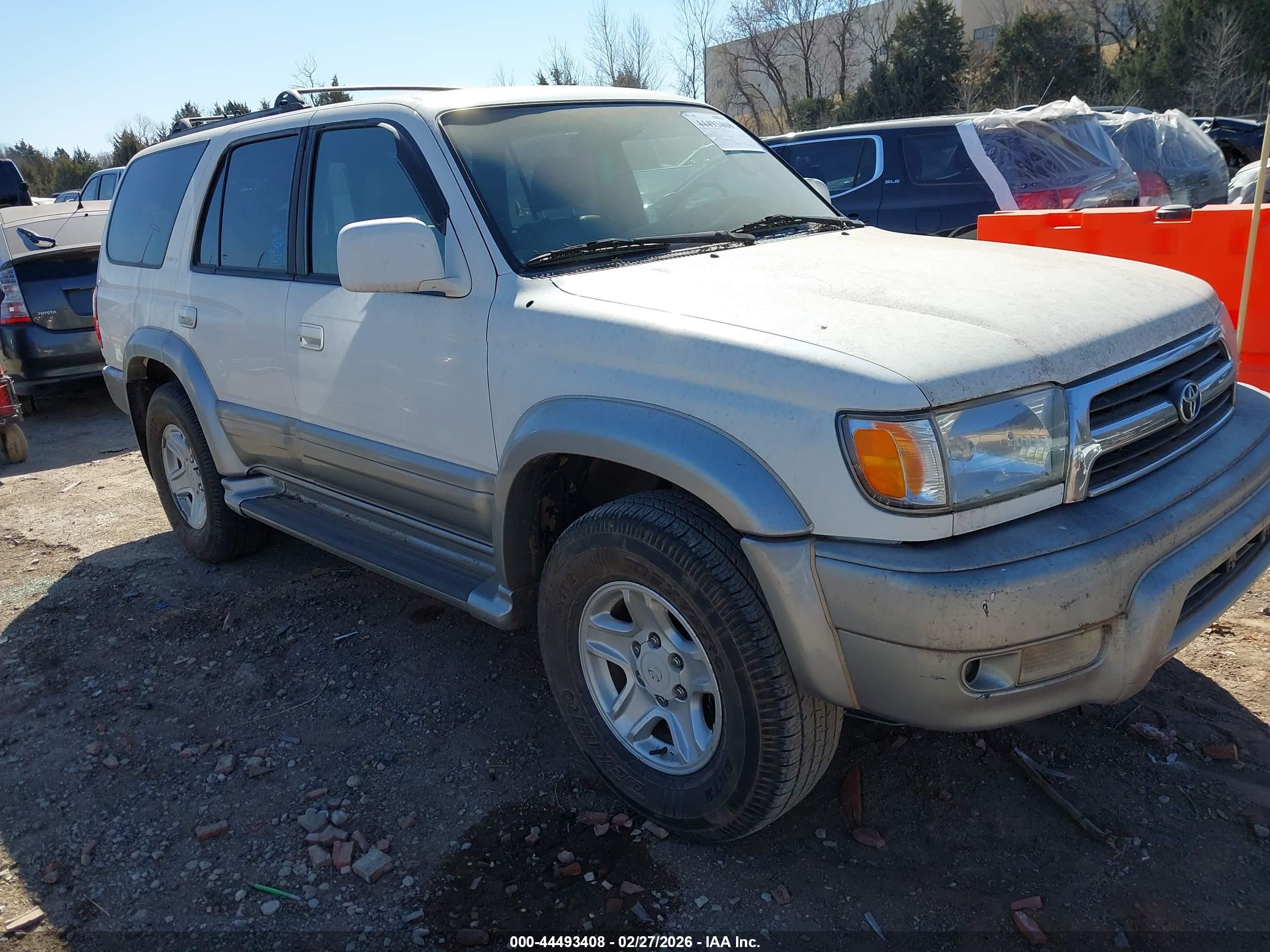 1999 Toyota 4Runner Limited, VIN JT3GN87R5X0120121 — Front end