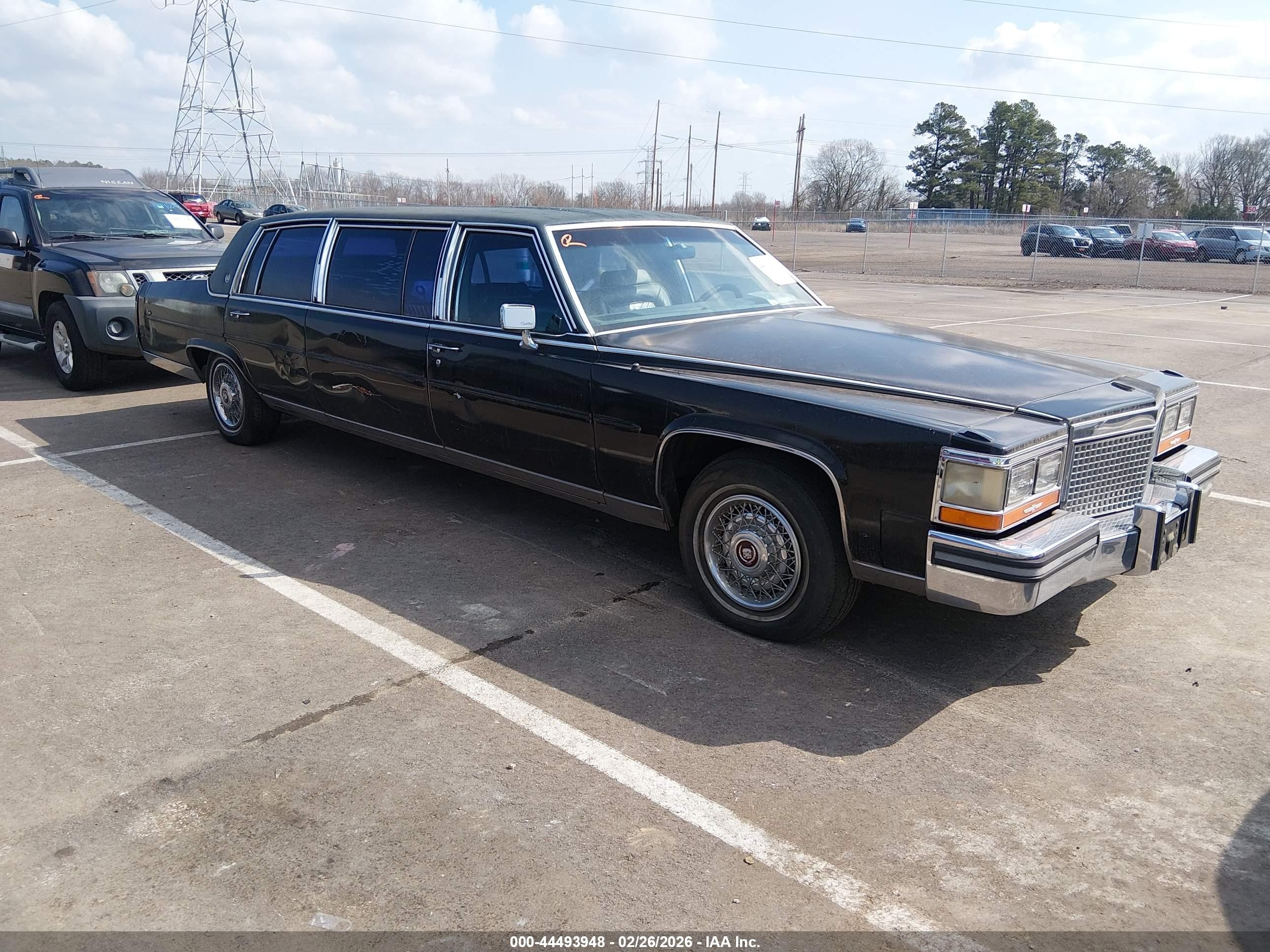 1988 Cadillac Brougham, VIN 1G6DW51Y3J9713010 — Бок