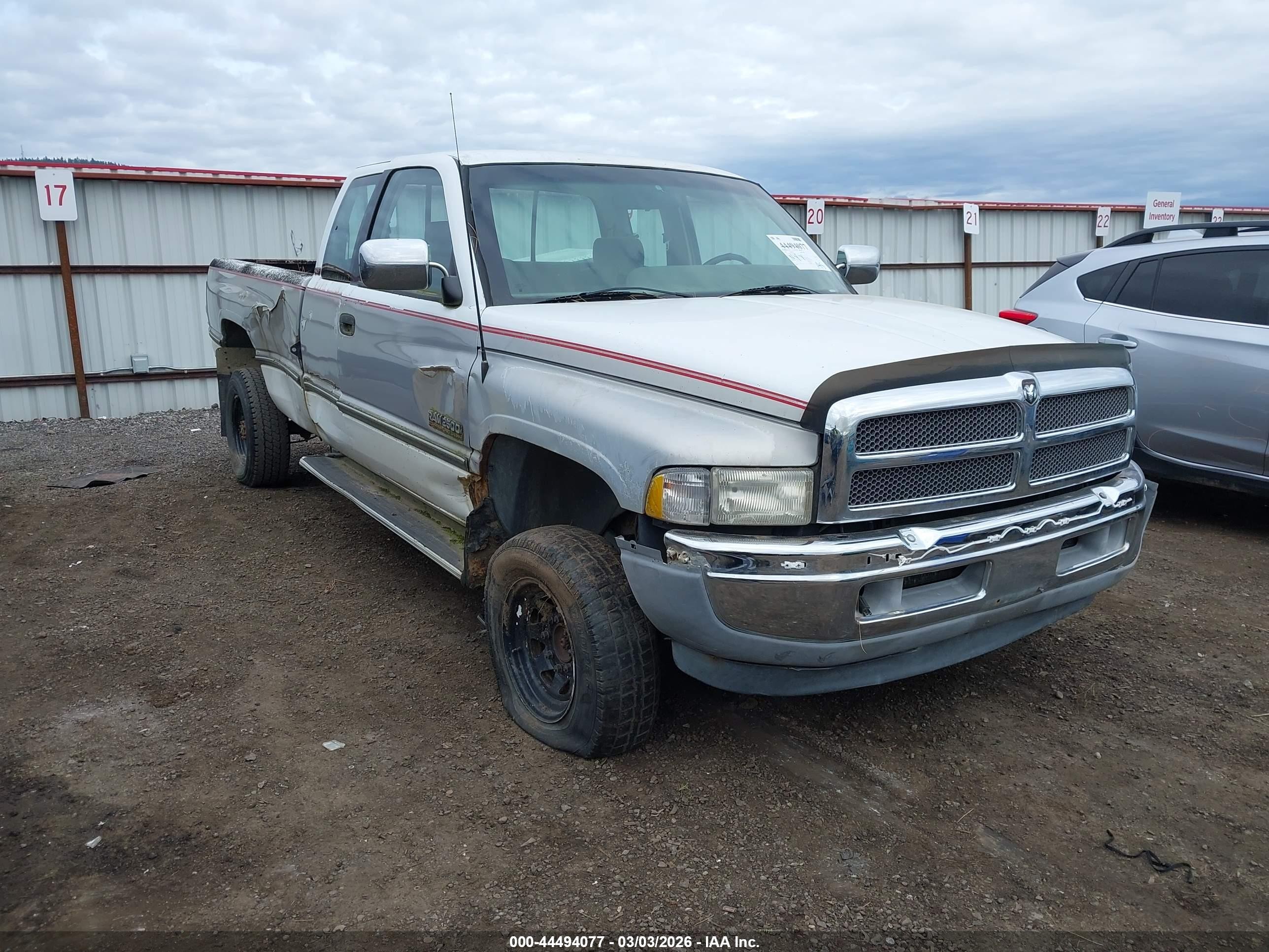 1996 Dodge 2500, VIN 3B7KF23C5TM138465 — Side