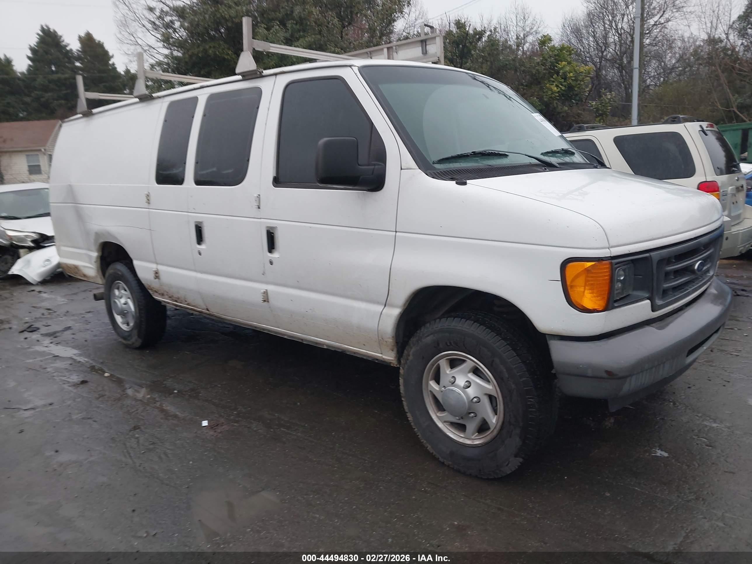2007 Ford Econoline Cargo, VIN 1FTNS24L47DA39872 — Rear end
