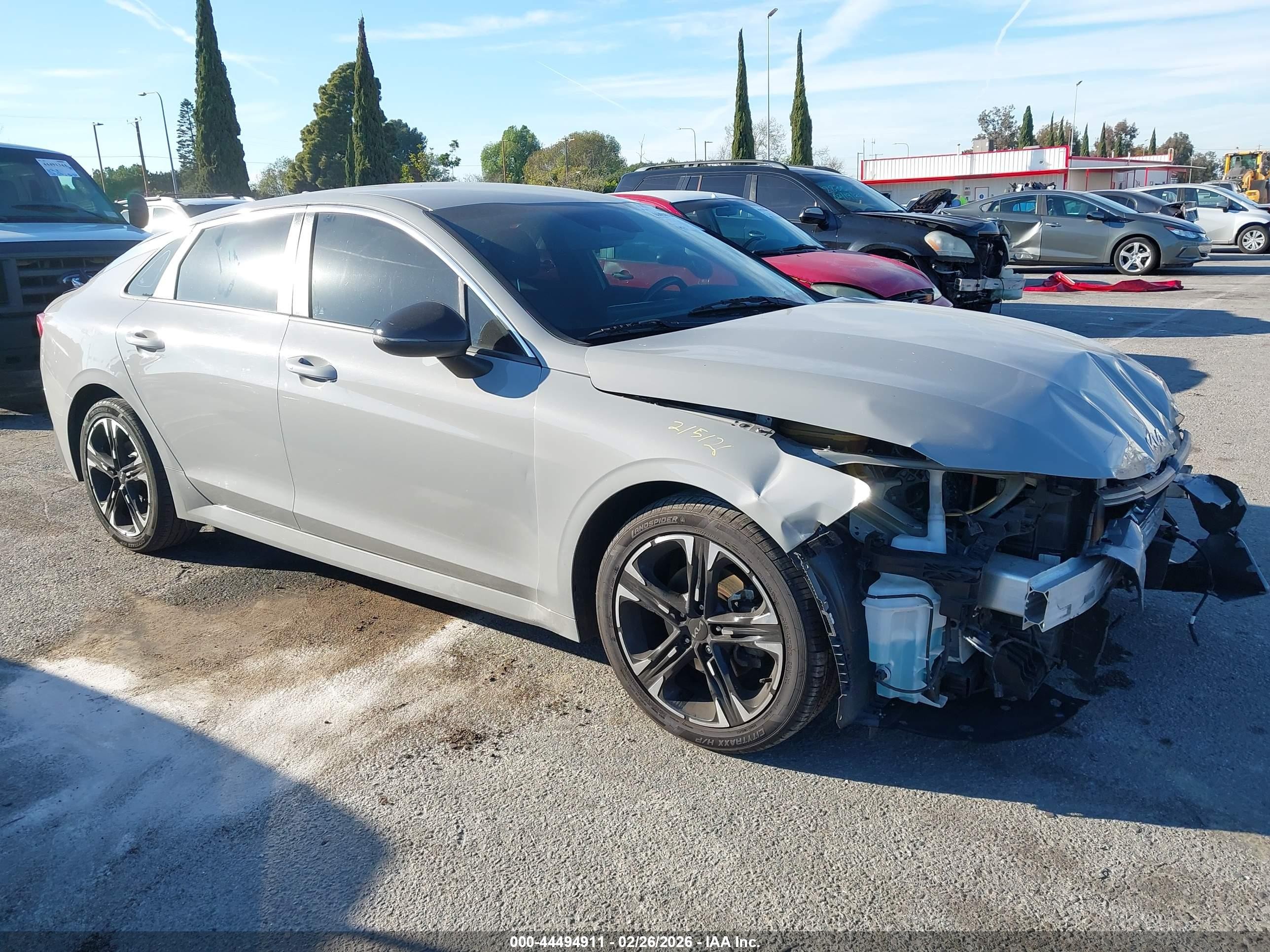 2022 Kia K5 GT-Line, VIN 5XXG64J22NG162979 — Front end