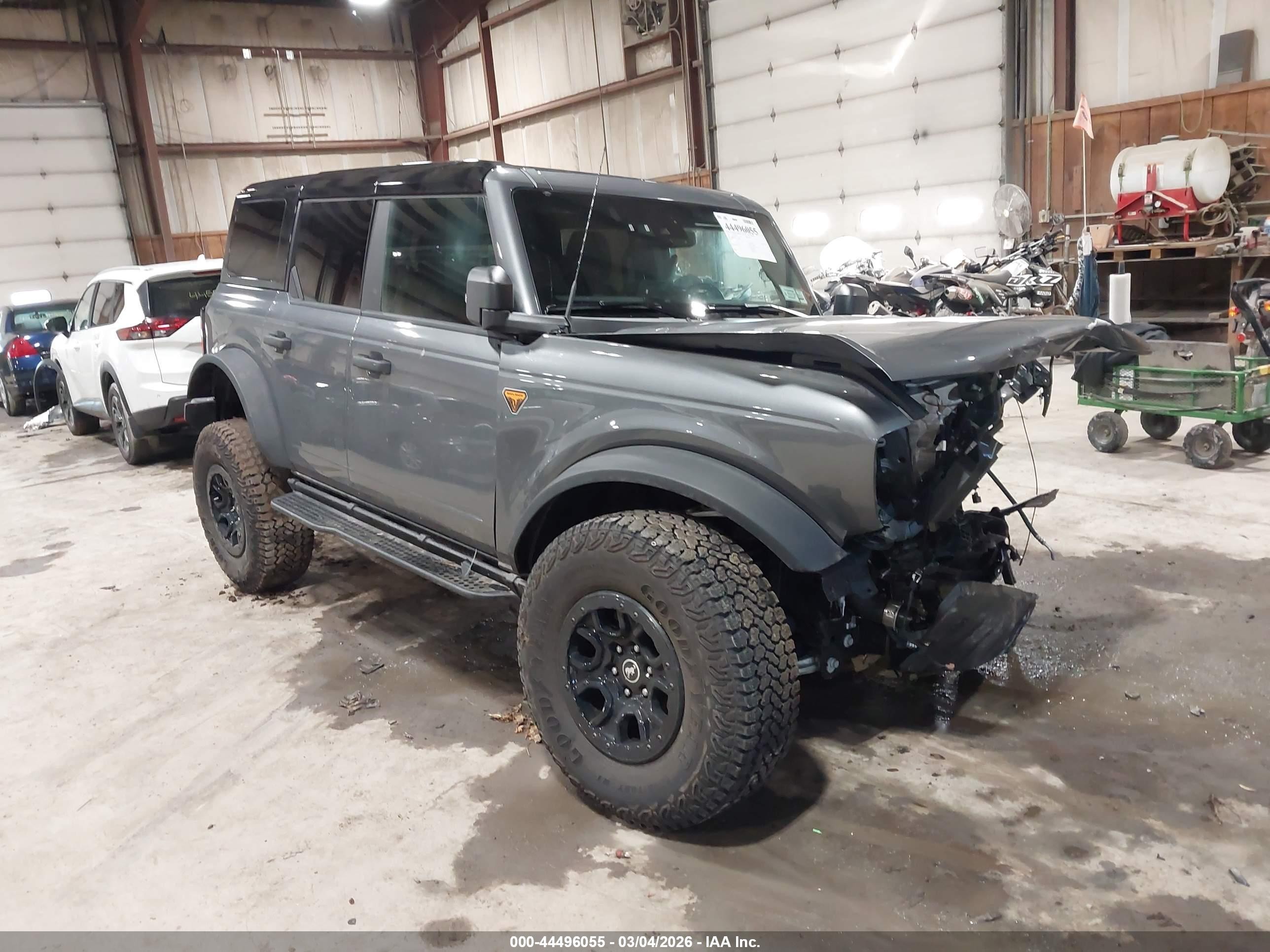 2025 Ford Bronco Badlands, VIN 1FMEE9BP4SLA98694 — Front end