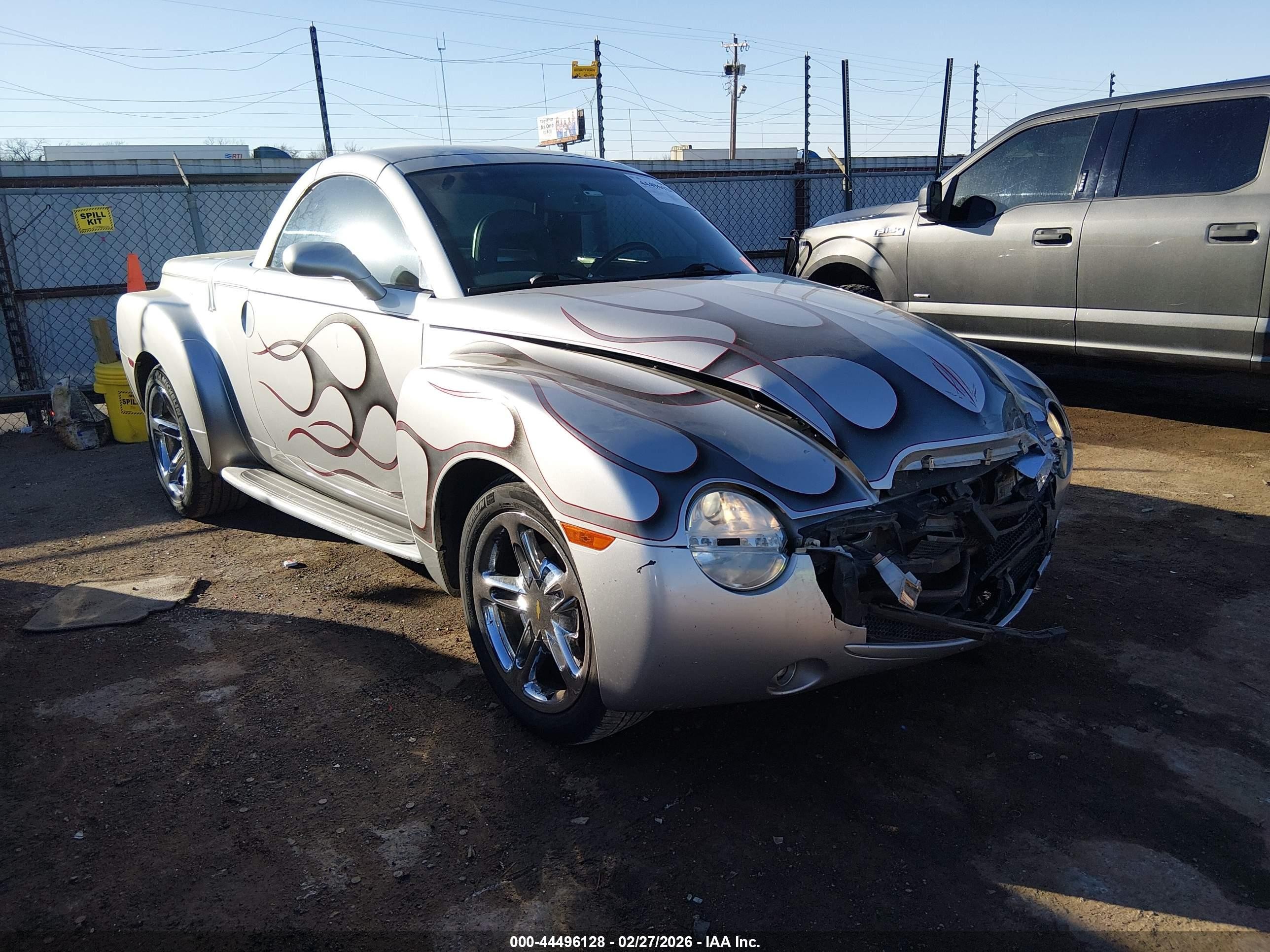 2005 Chevrolet SSR LS, VIN 1GCES14H05B116722 — Front end