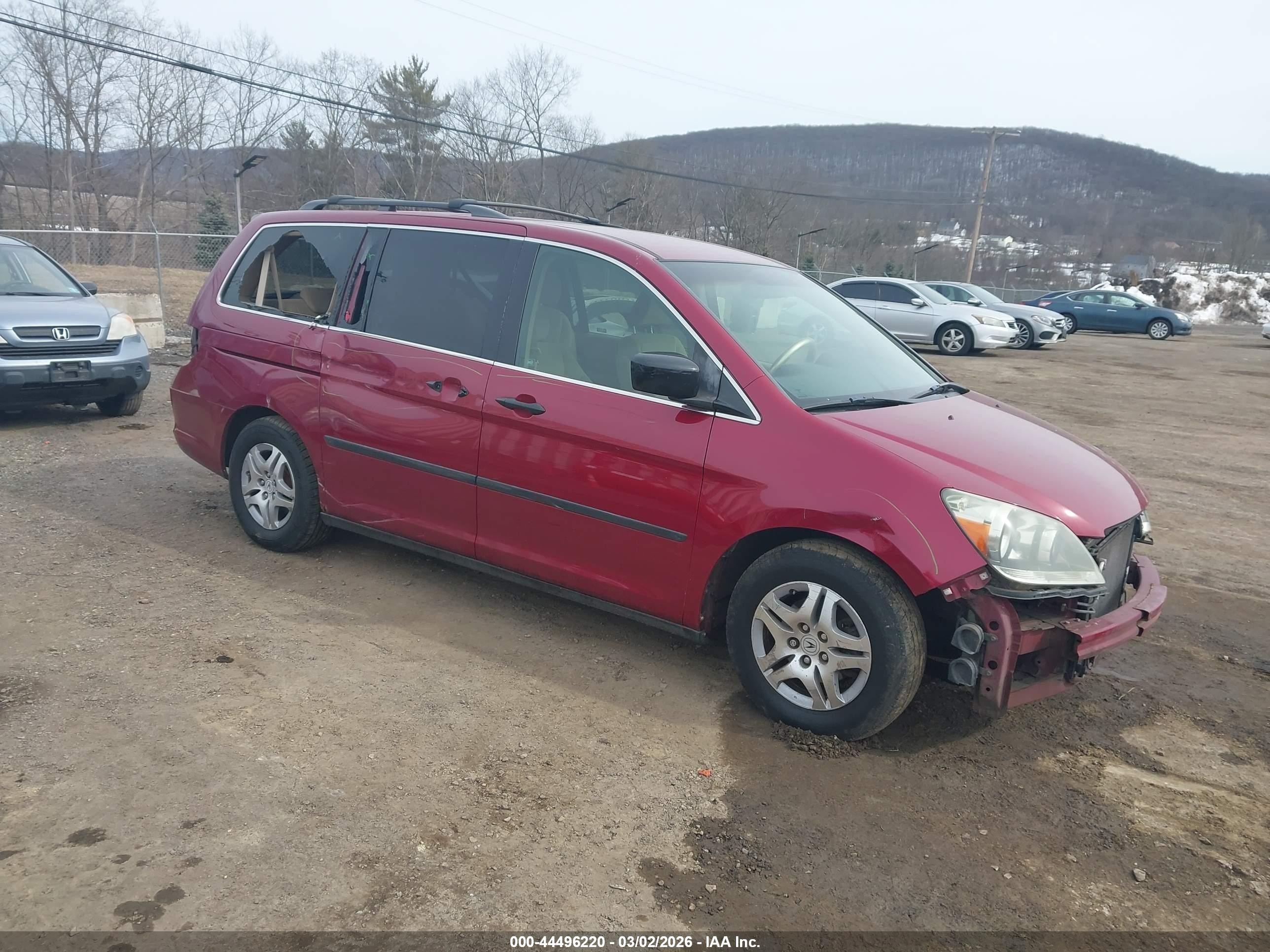 2006 Honda Odyssey LX, VIN 5FNRL382X6B061856 — Front end