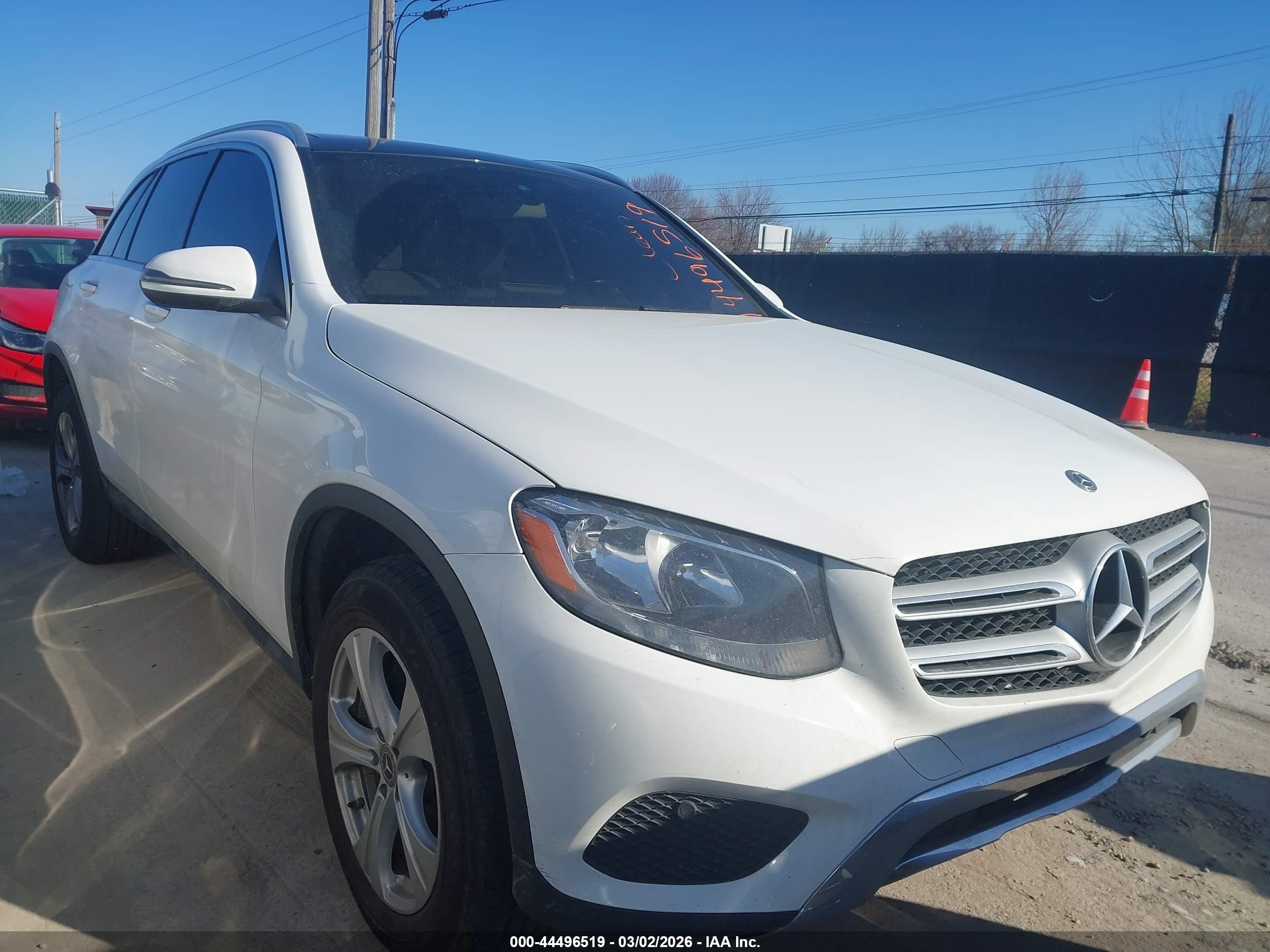 2018 Mercedes-Benz GLC 300, VIN WDC0G4KB6JV064365 — Side