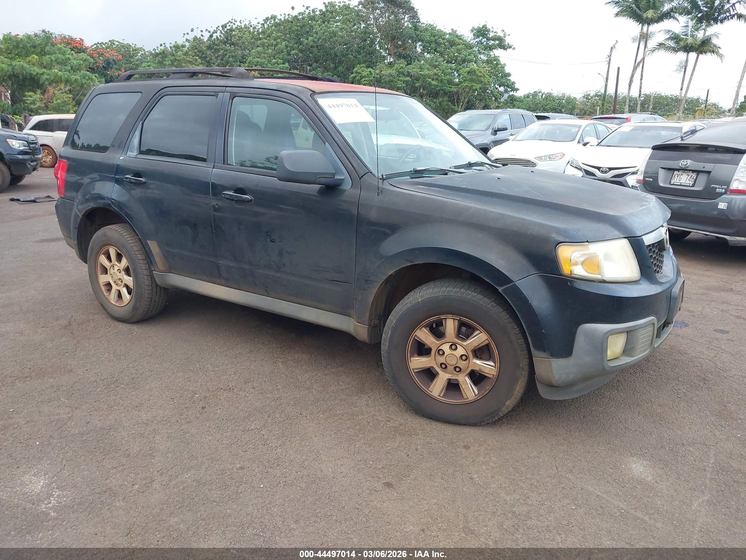2010 Mazda Tribute Sport, VIN 4F2CY0C79AKM01065 — Front end
