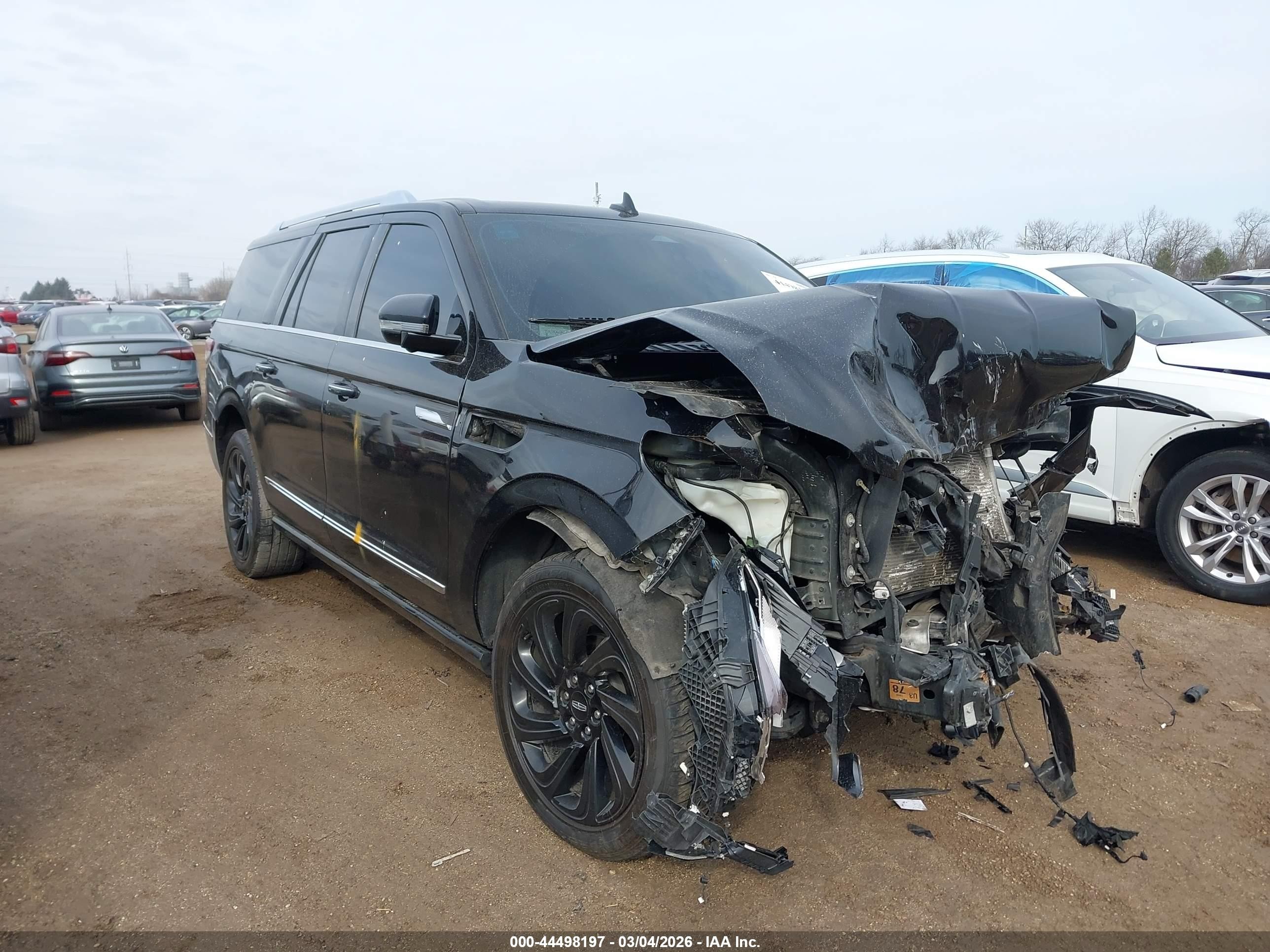 2023 Lincoln Navigator Premiere, VIN 5LMJJ3NG4PEL13616 — Front end