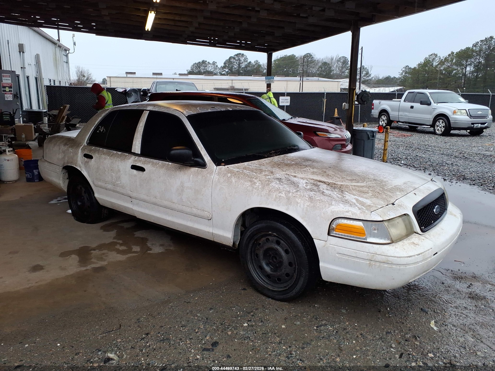 2006 Ford Police Interceptor, VIN 2FAFP71W36X117671 — Front end