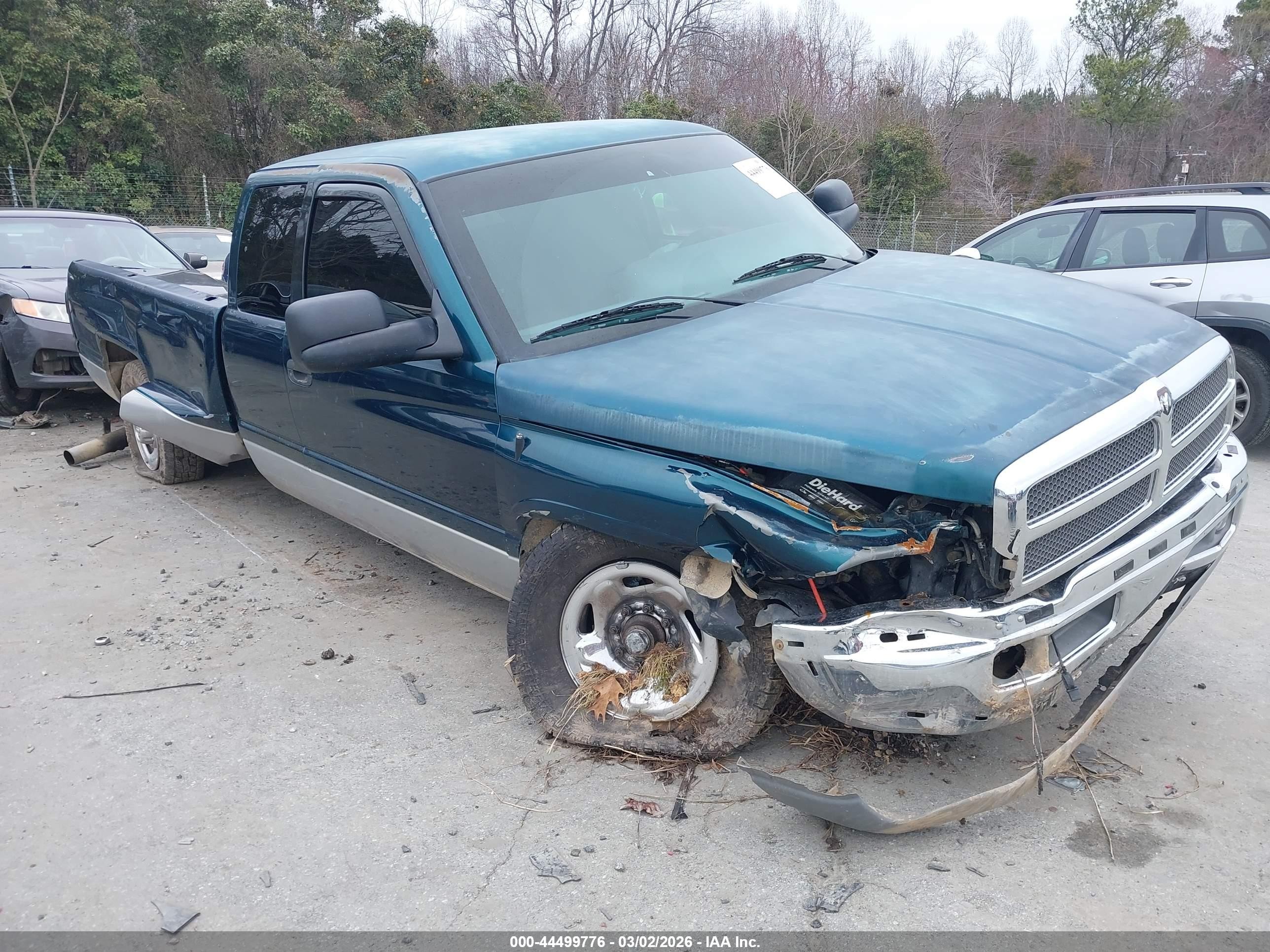 1997 Dodge 2500, VIN 3B7KC23D3VM597966 — Front end