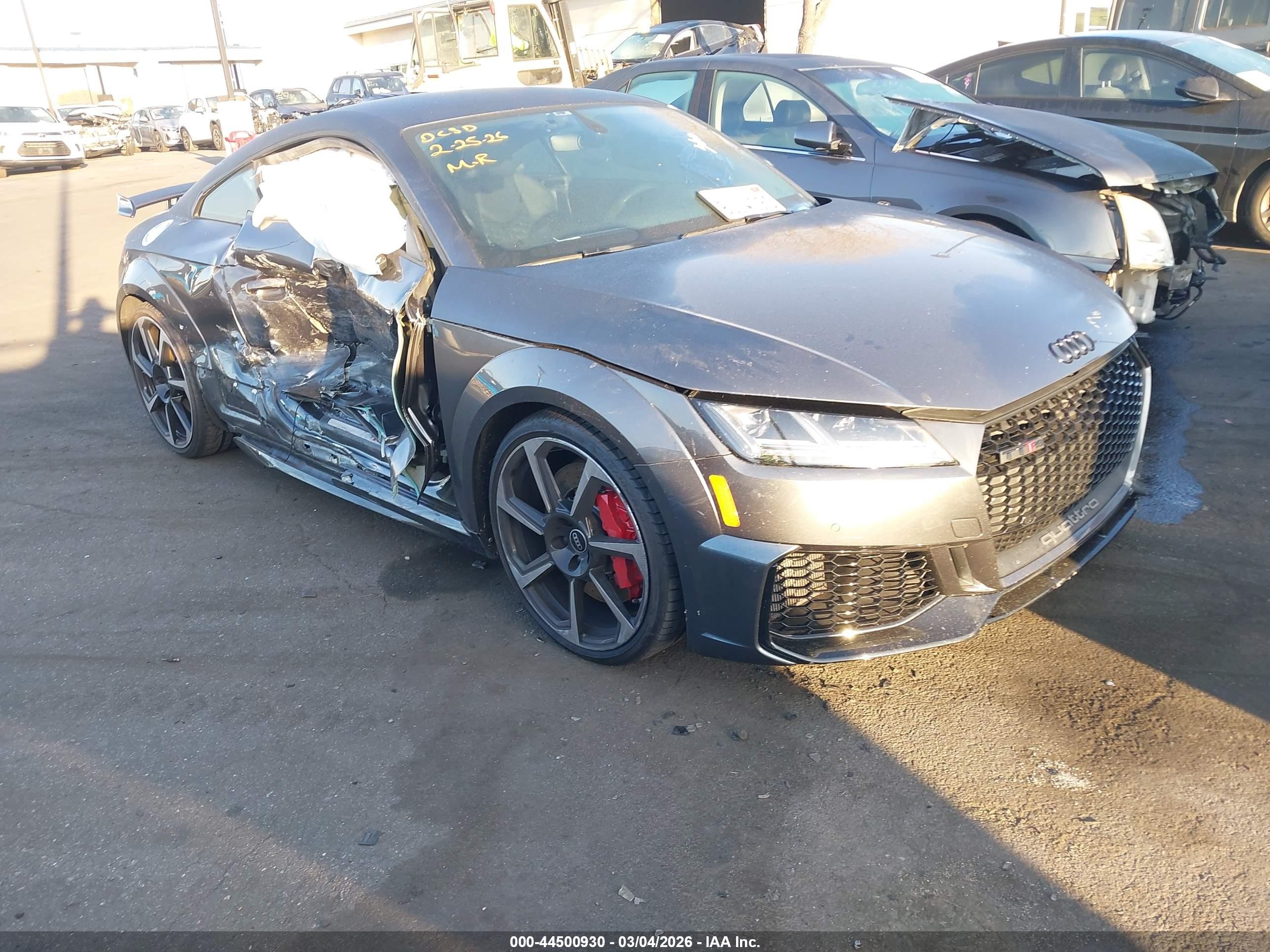 2021 Audi TT RS, VIN WUAASAFV0M1900570 — Бок