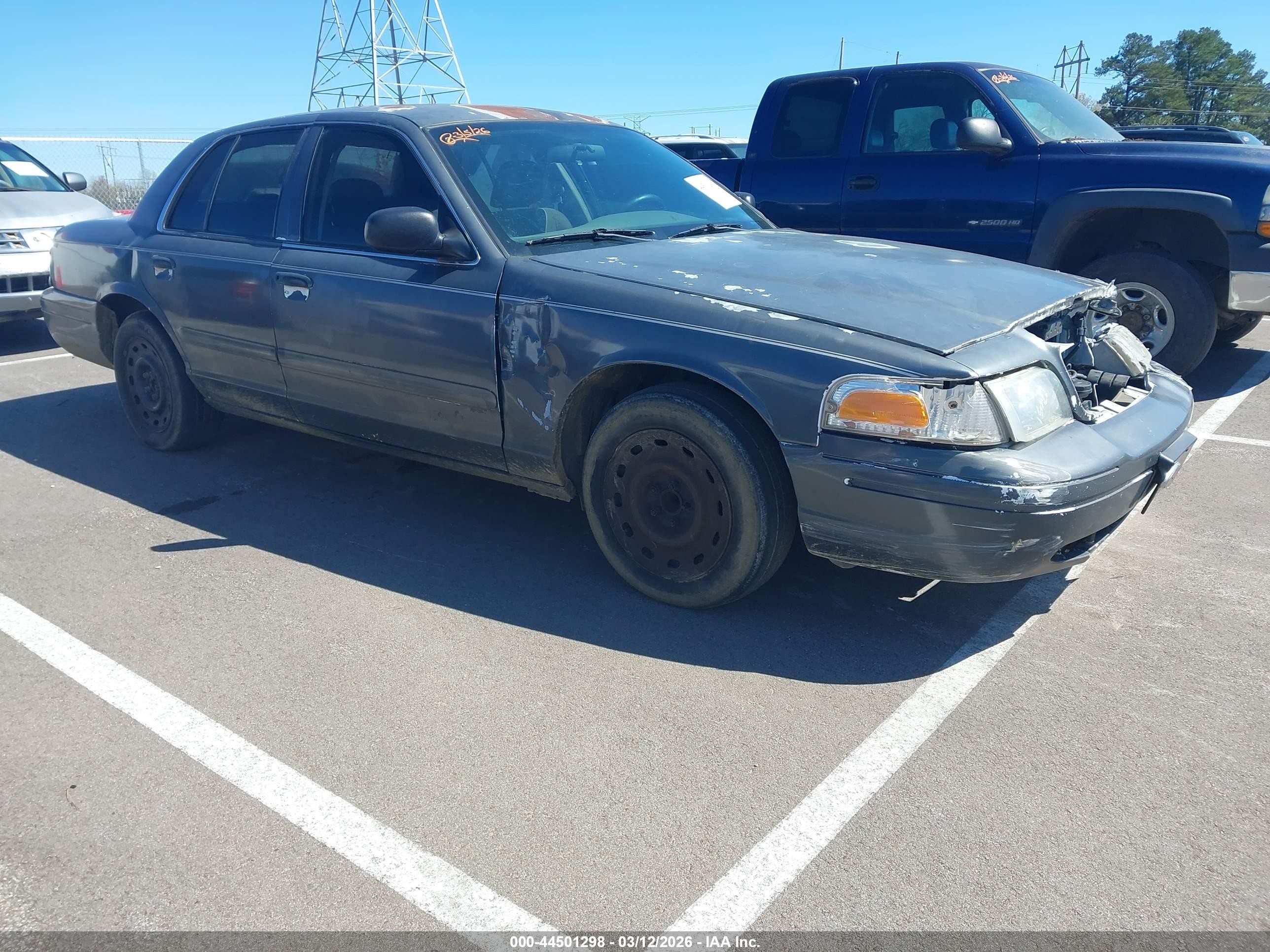 2003 Ford Police Interceptor Street Appear, VIN 2FAHP71W03X178609 — Front end