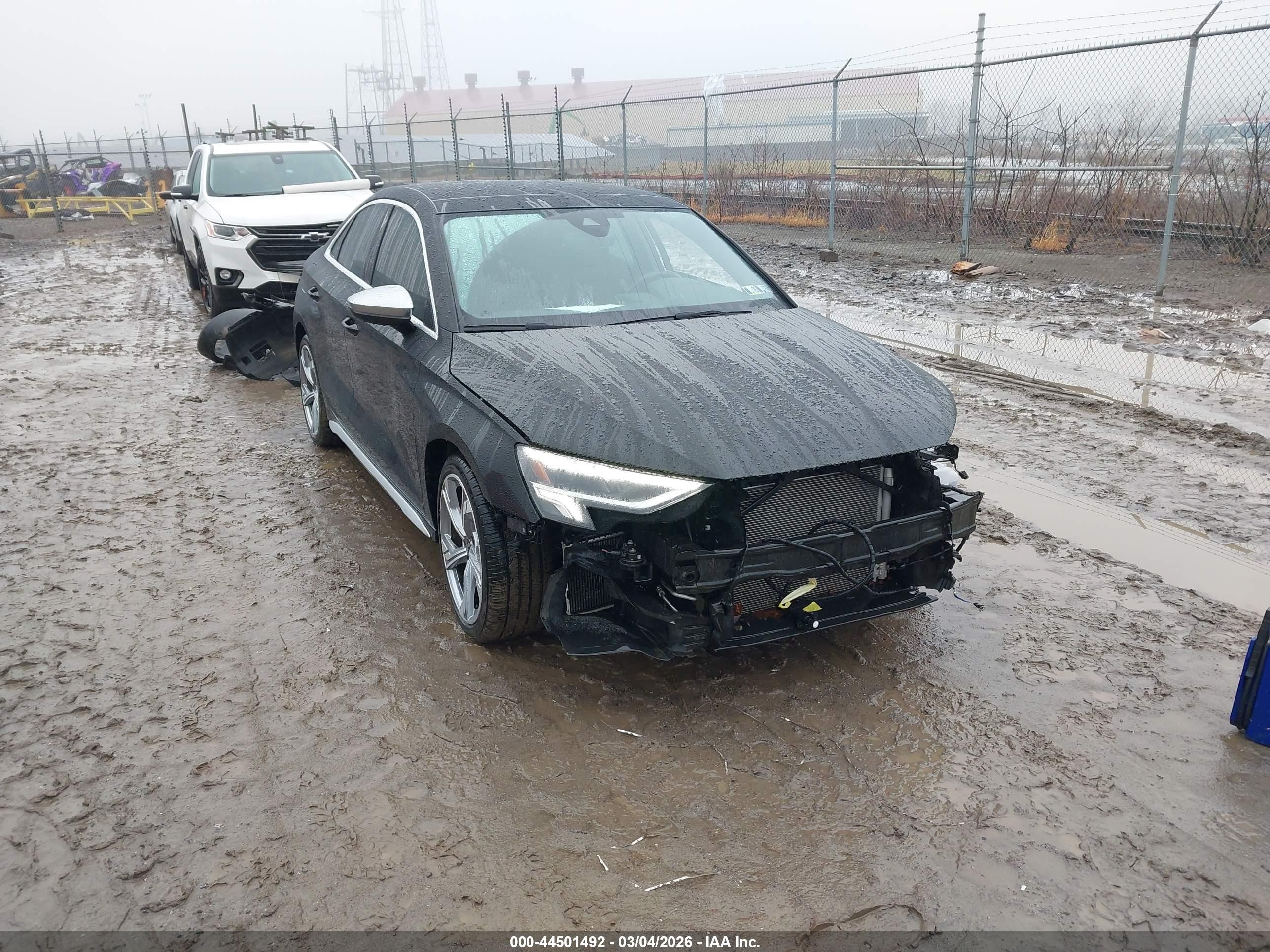 2023 Audi S3 Premium Plus, VIN WAUH3DGYXPA044179 — Перед